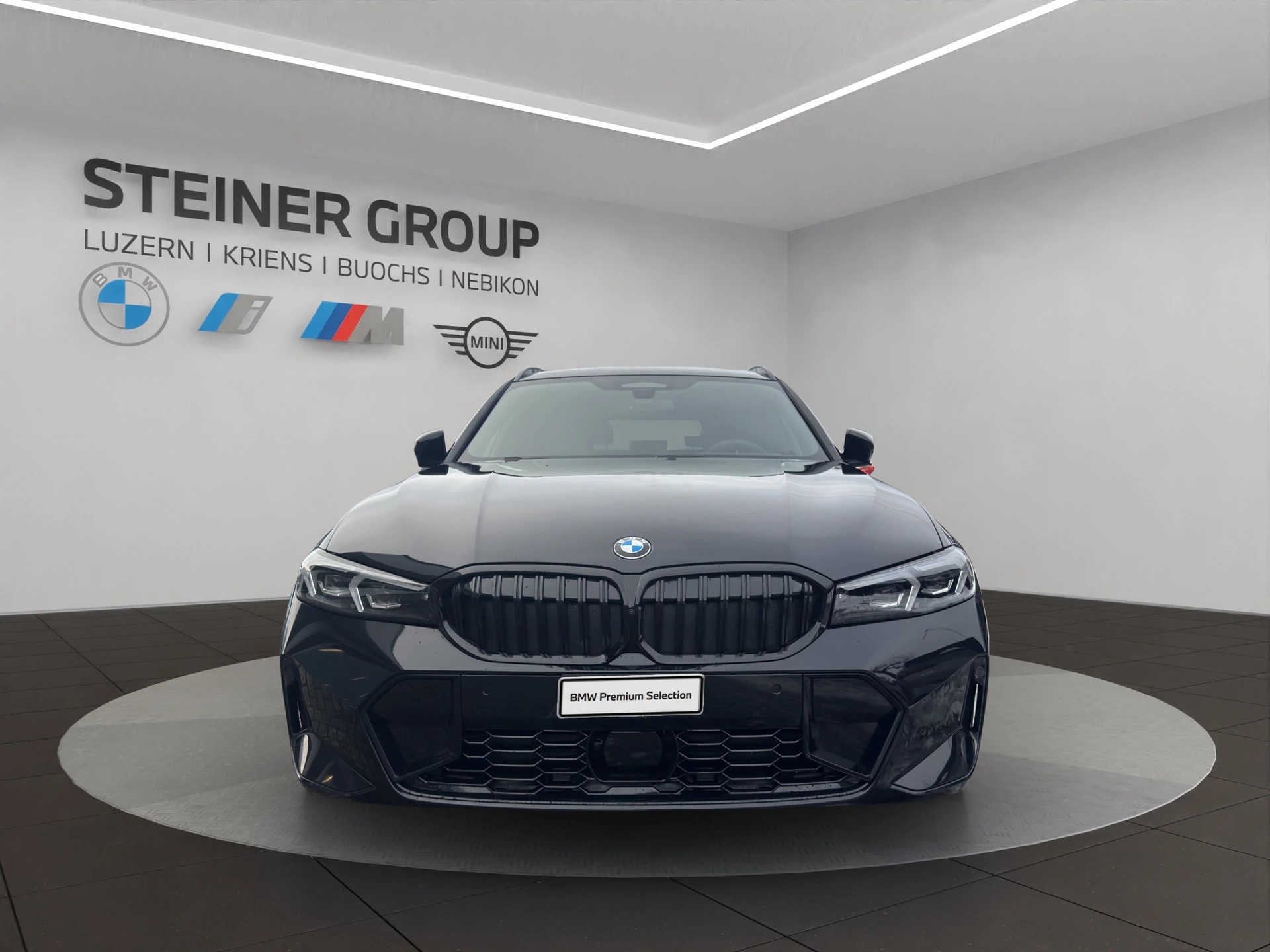 BMW 320d xDrive 48V Touring Steptronic M Sport Pro-showroom-element-1