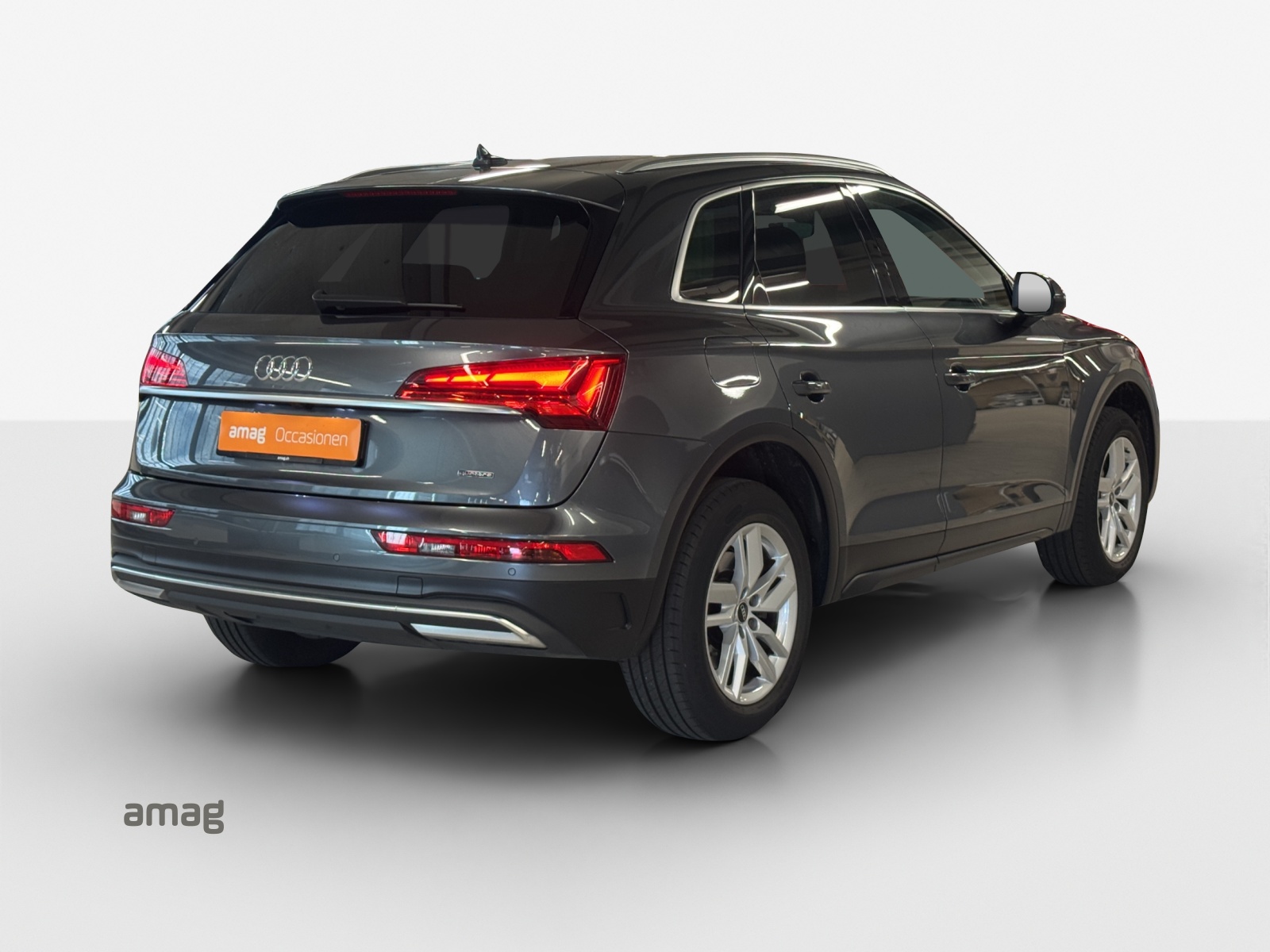 AUDI Q5 50 TFSI e PHEV quattro S-tronic-image-4