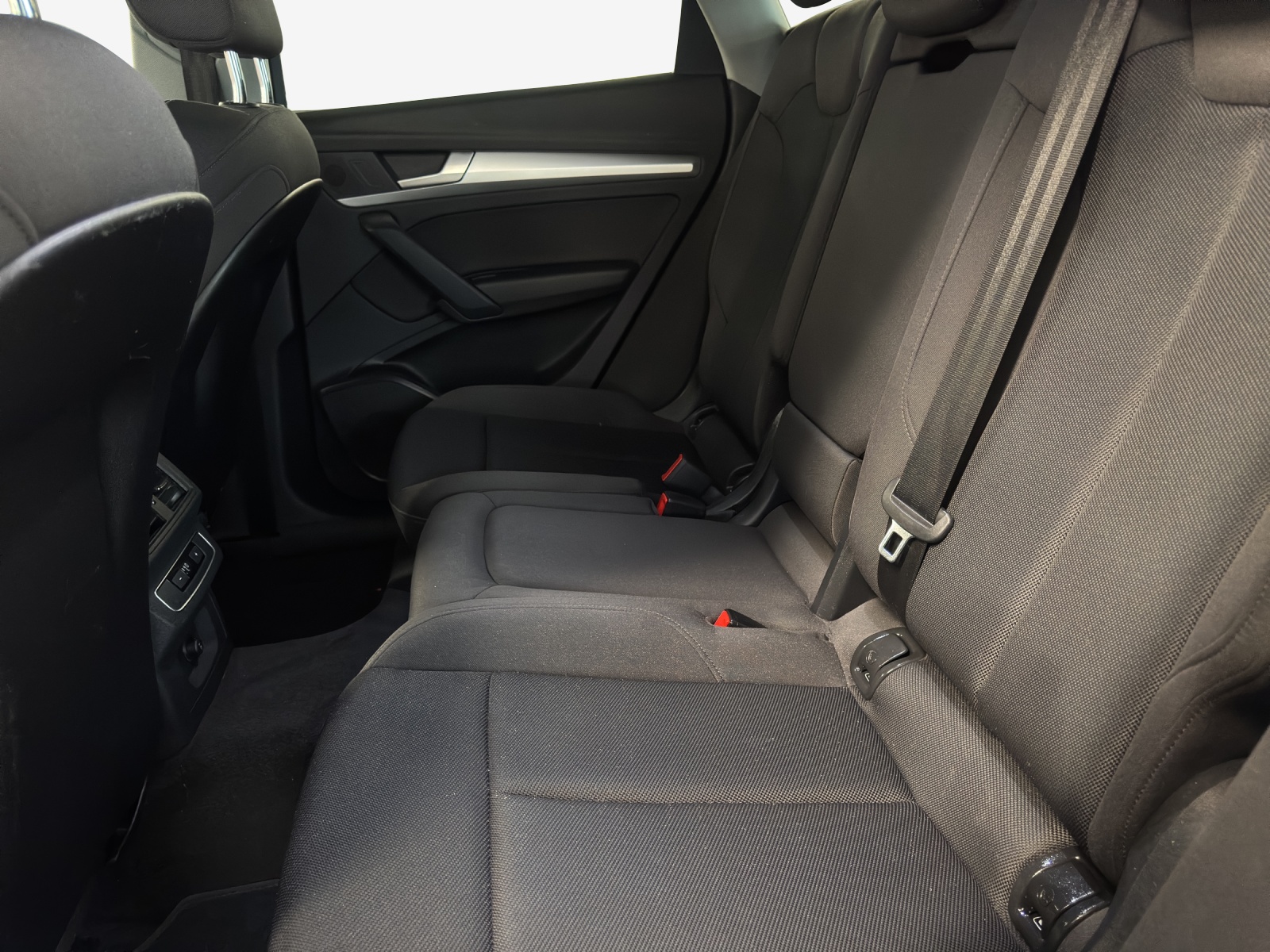 AUDI Q5 50 TFSI e PHEV quattro S-tronic-image-11