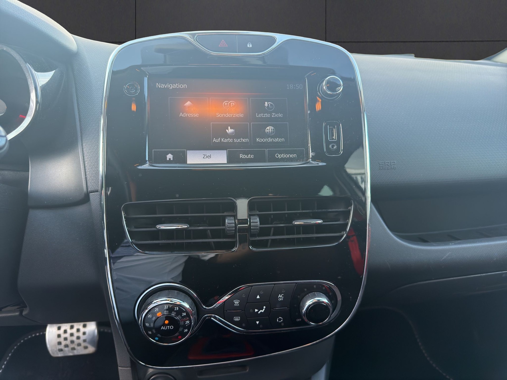 RENAULT Clio 1.6 T RS 200 EDC-image-11