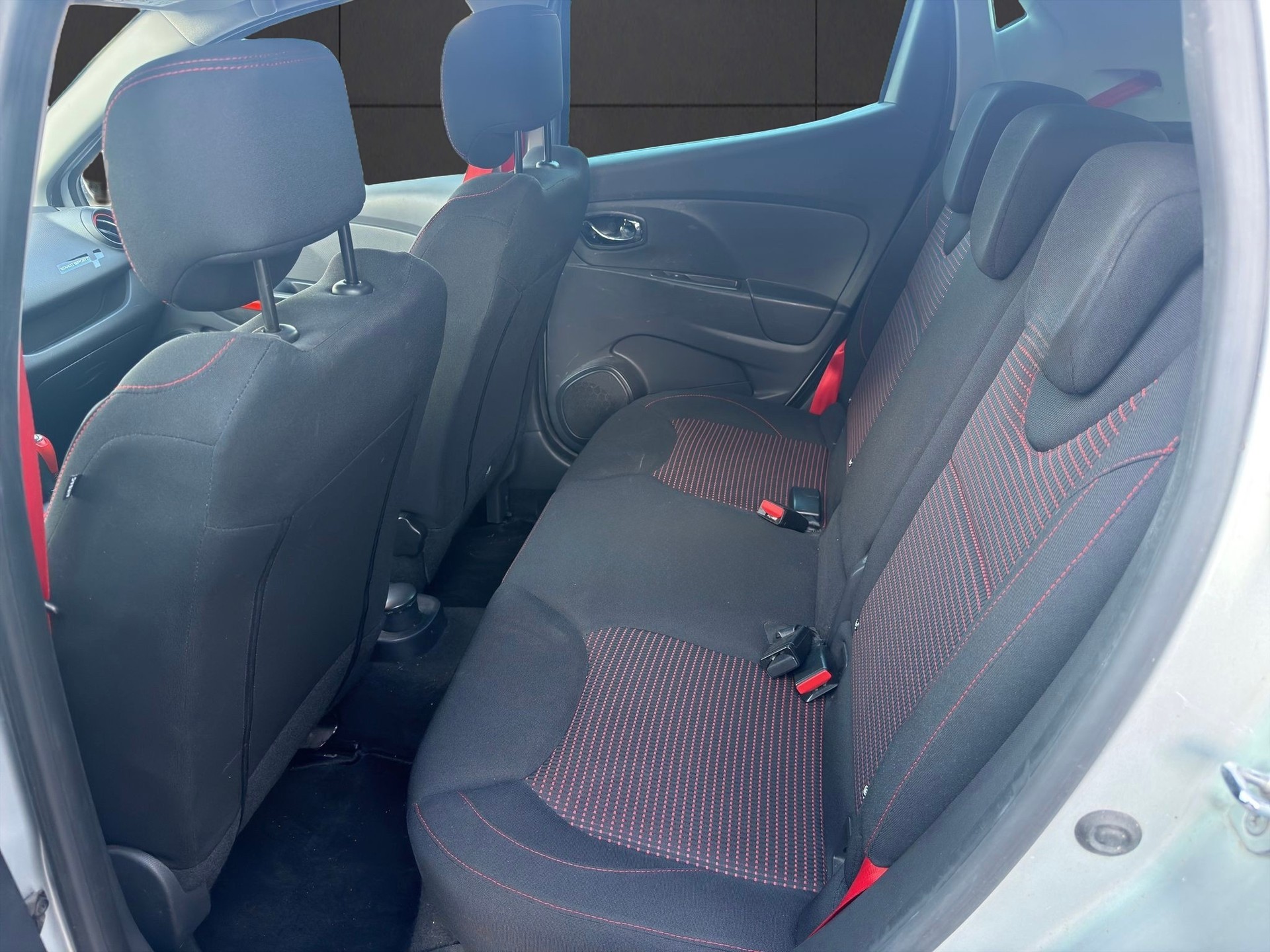 RENAULT Clio 1.6 T RS 200 EDC-image-12