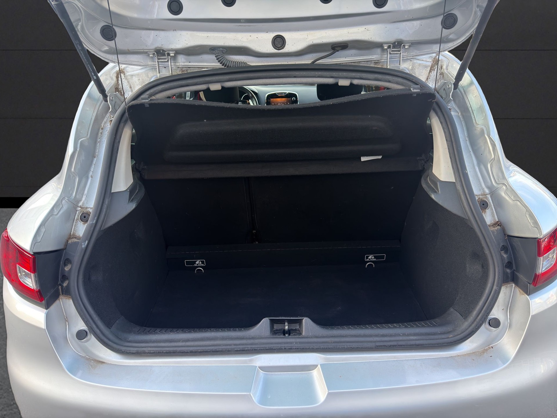RENAULT Clio 1.6 T RS 200 EDC-image-13