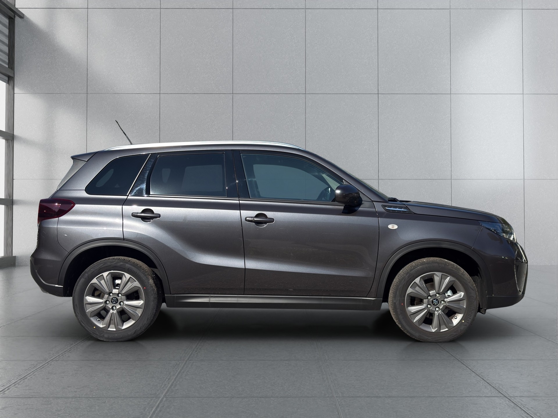 SUZUKI Vitara 1.4 Boosterjet Compact + 4x4 Hybrid Automatic-image-2