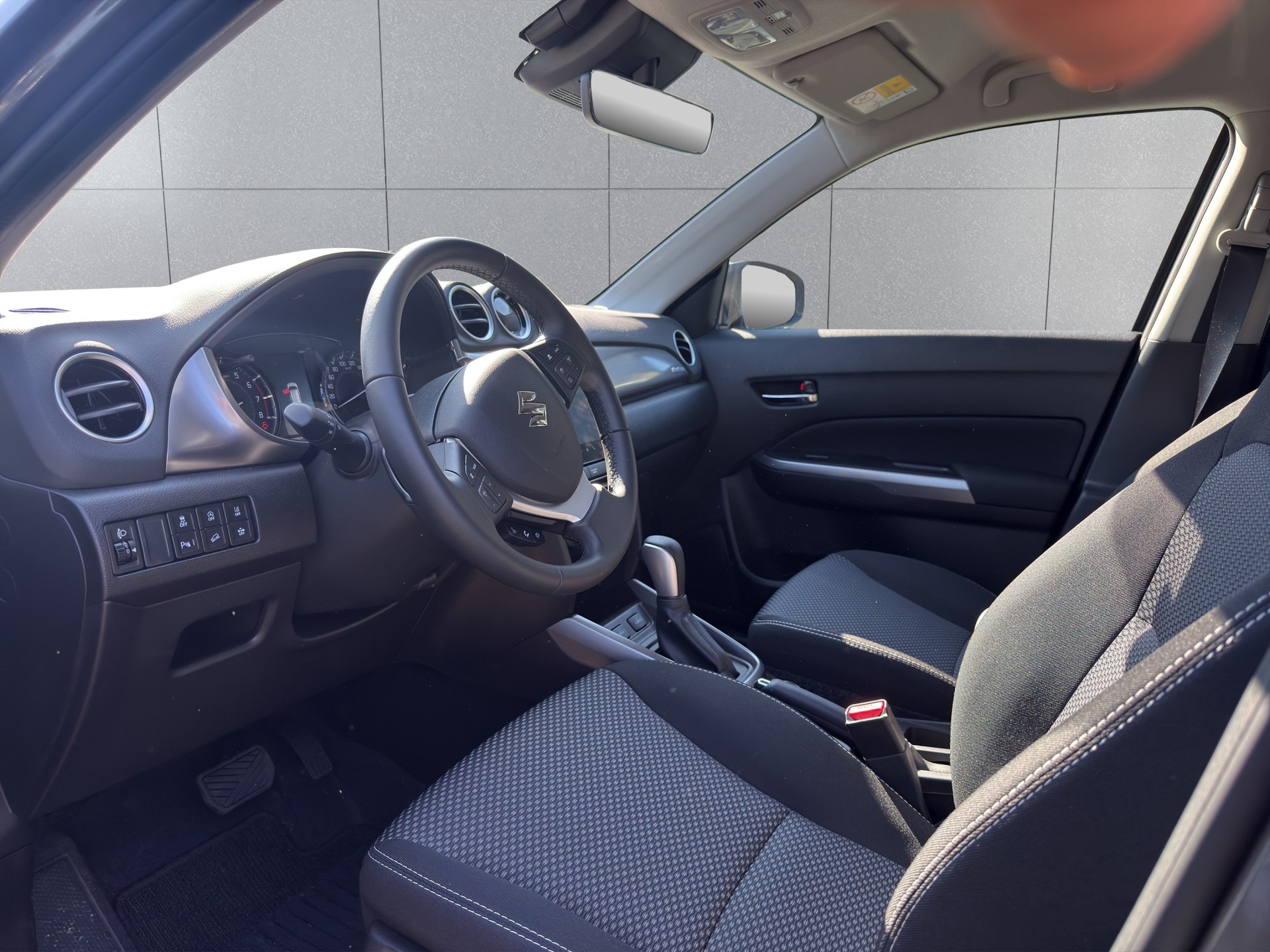 SUZUKI Vitara 1.4 Boosterjet Compact + 4x4 Hybrid Automatic-image-5