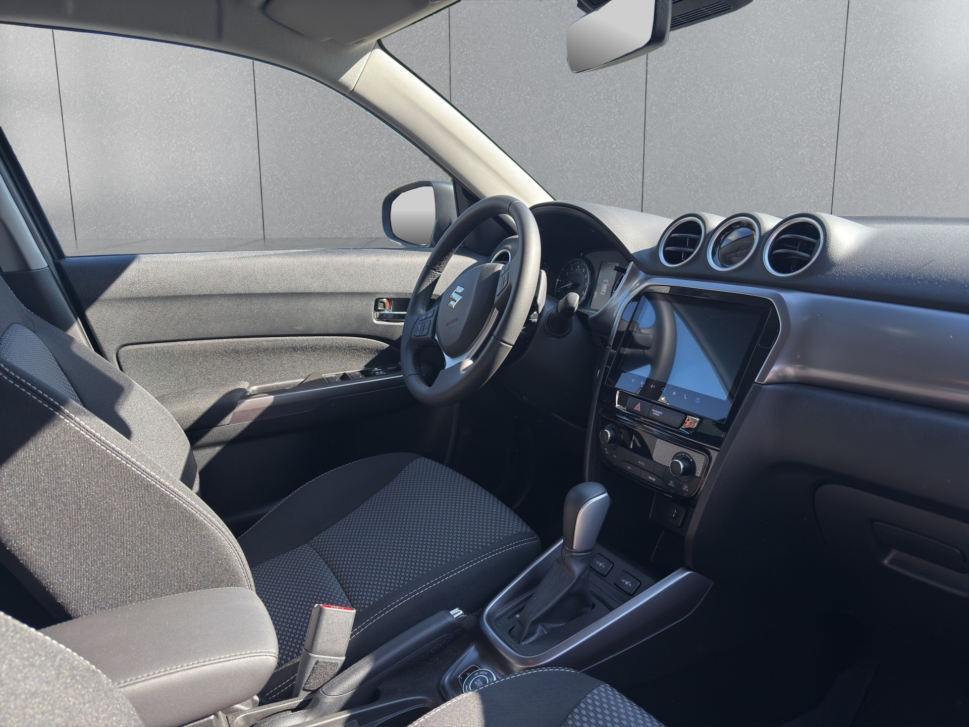 SUZUKI Vitara 1.4 Boosterjet Compact + 4x4 Hybrid Automatic-image-4