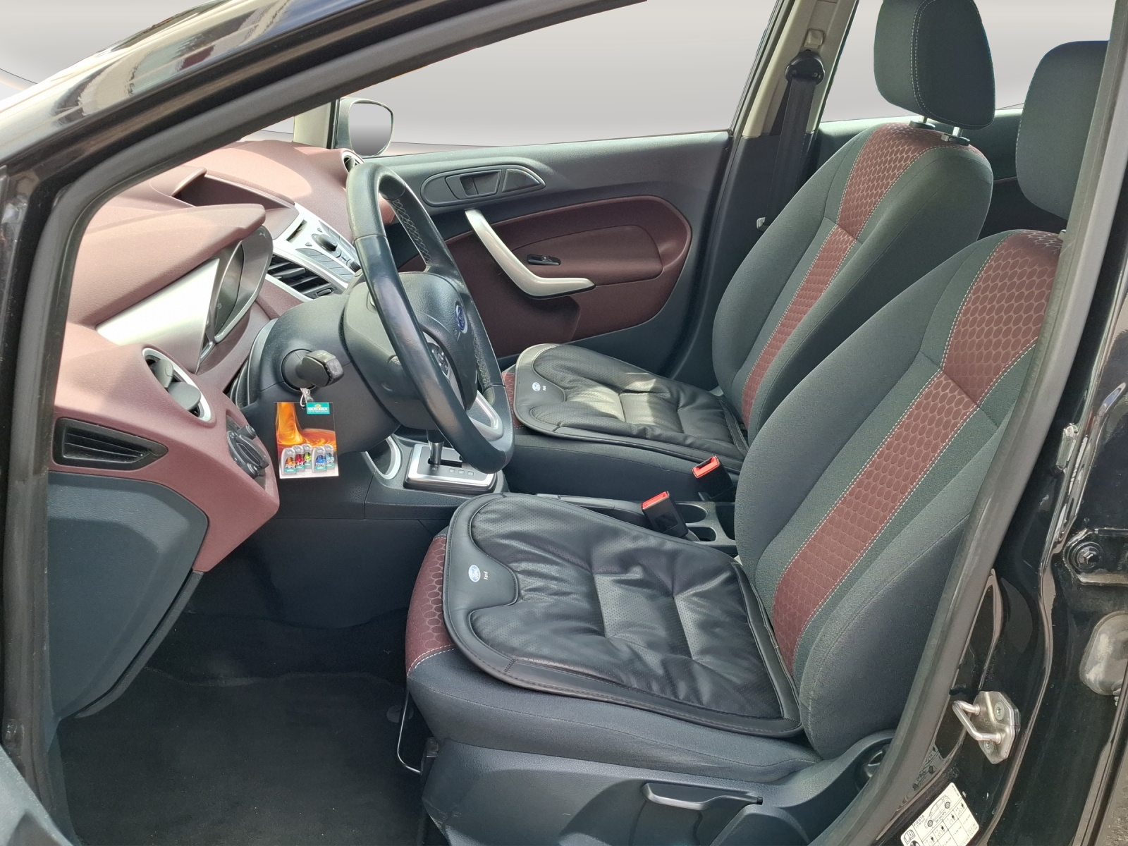 FORD Fiesta 1.4 16V Titanium Automatic // MFK 24.08.2026 // 8-fach Aluminiumbereift-image-8