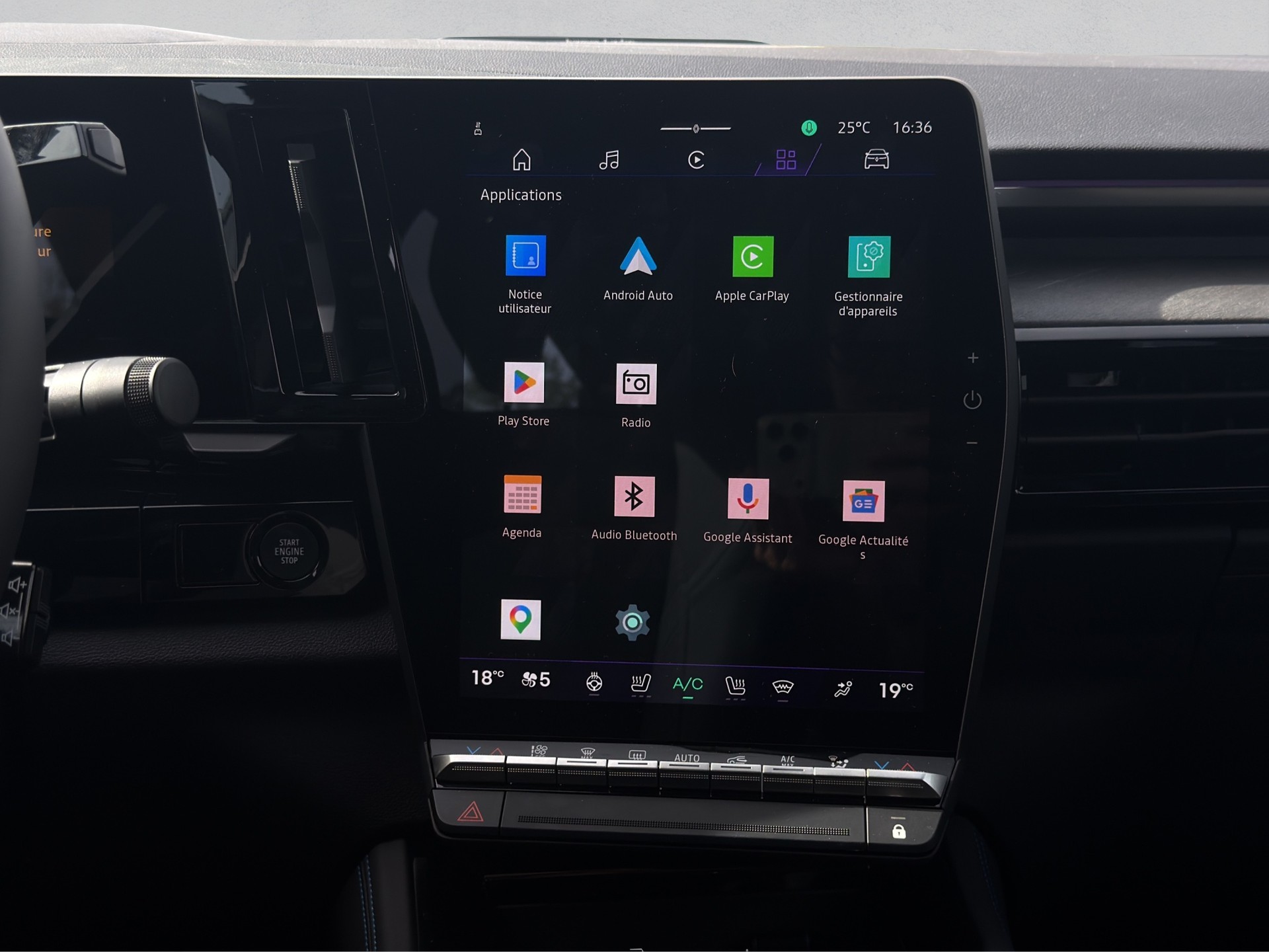 RENAULT Rafale 1.2 E-Tech Plug-in Hybrid 300 4x4 Atelier Alpine-image-12