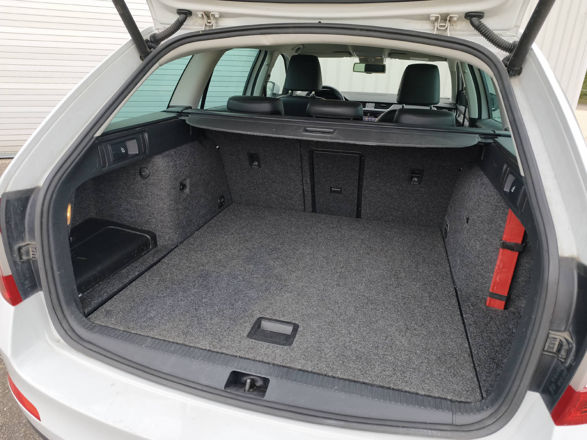 SKODA Octavia 2.0 TDI 184 Elegance 4x4 DSG-image-14