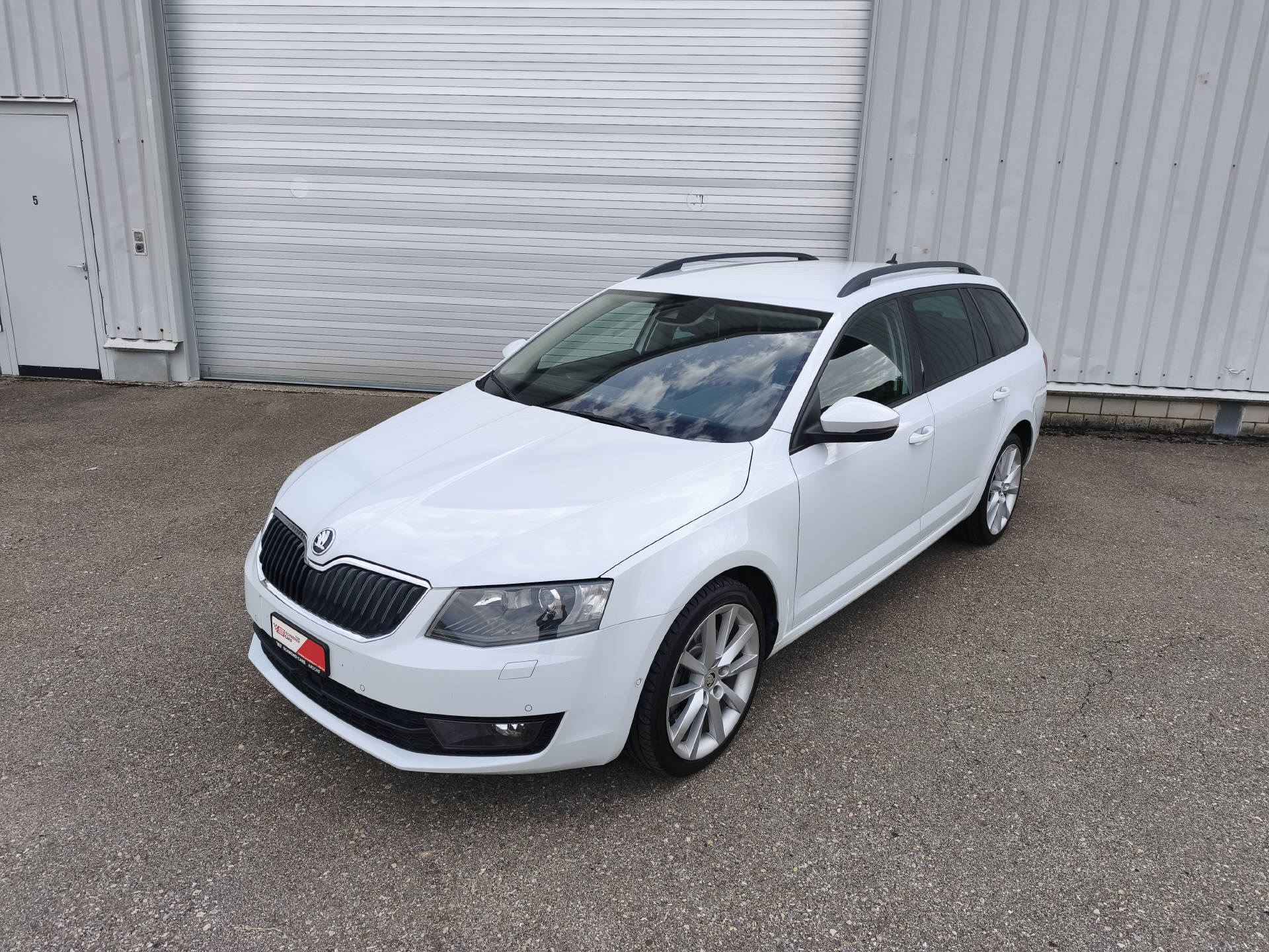 SKODA Octavia 2.0 TDI 184 Elegance 4x4 DSG-image-3