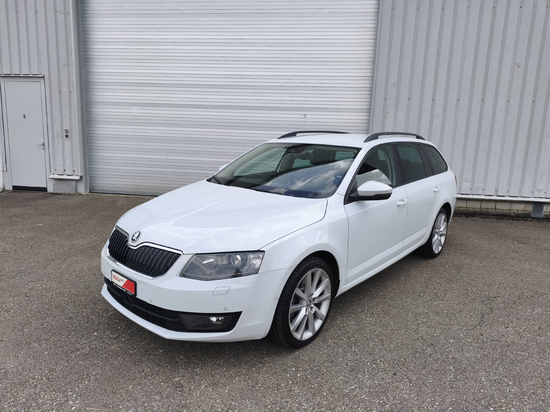 SKODA Octavia 2.0 TDI 184 Elegance 4x4 DSG-image-2