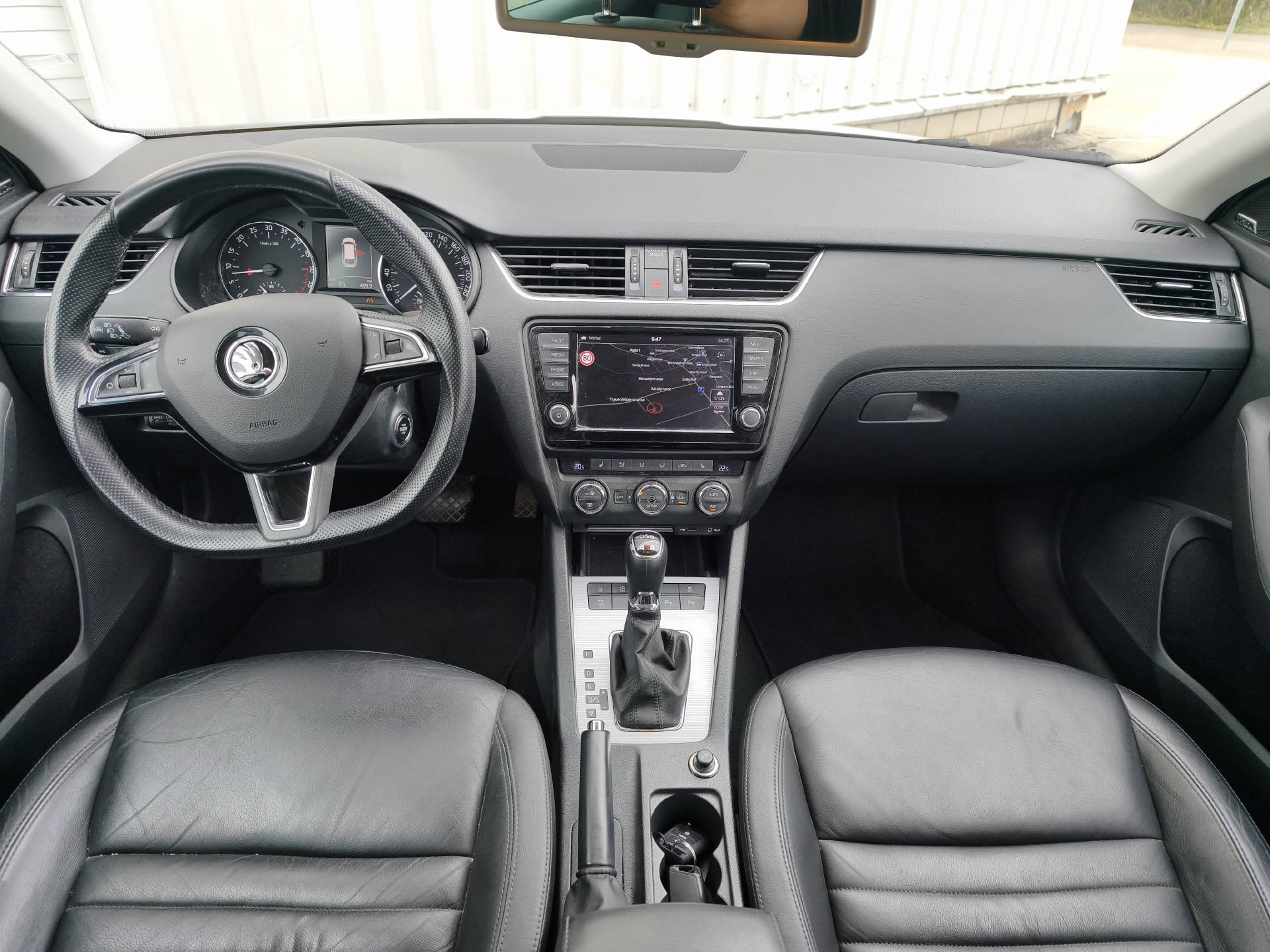 SKODA Octavia 2.0 TDI 184 Elegance 4x4 DSG-image-6