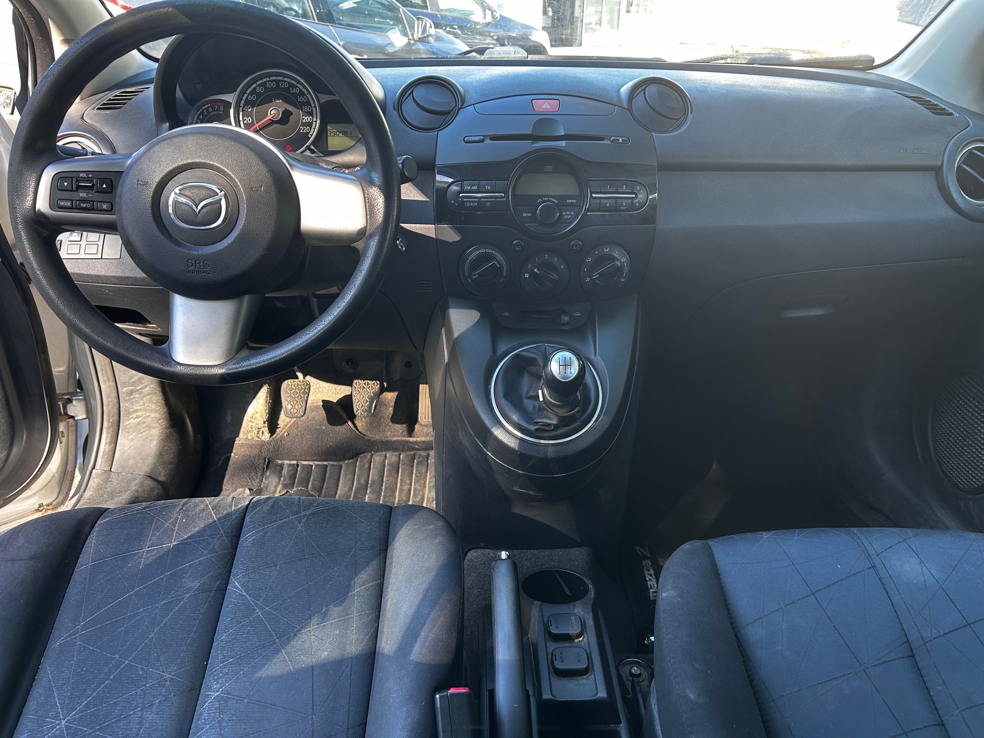 MAZDA 2 1.3i 16V Exclusive-image-8