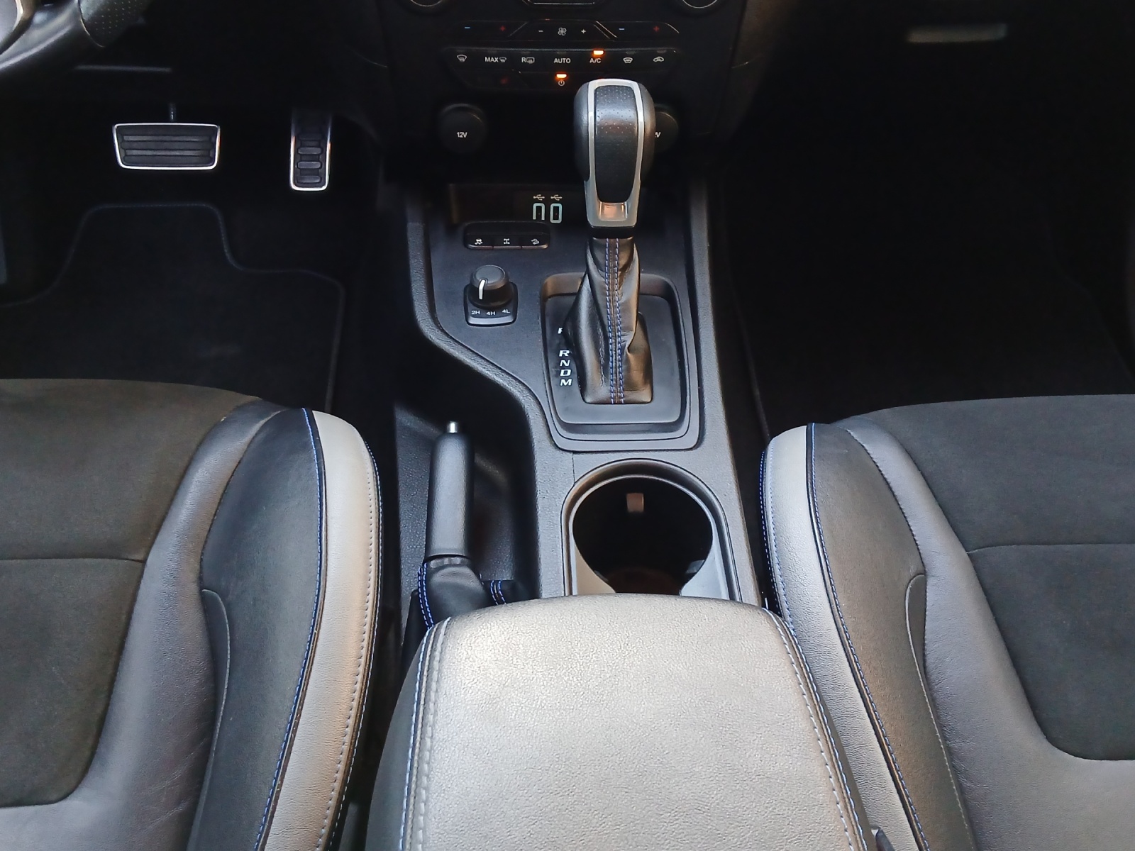 FORD Ranger DKab. Pick-up 2.0 EcoBlue 4x4 Raptor-image-9