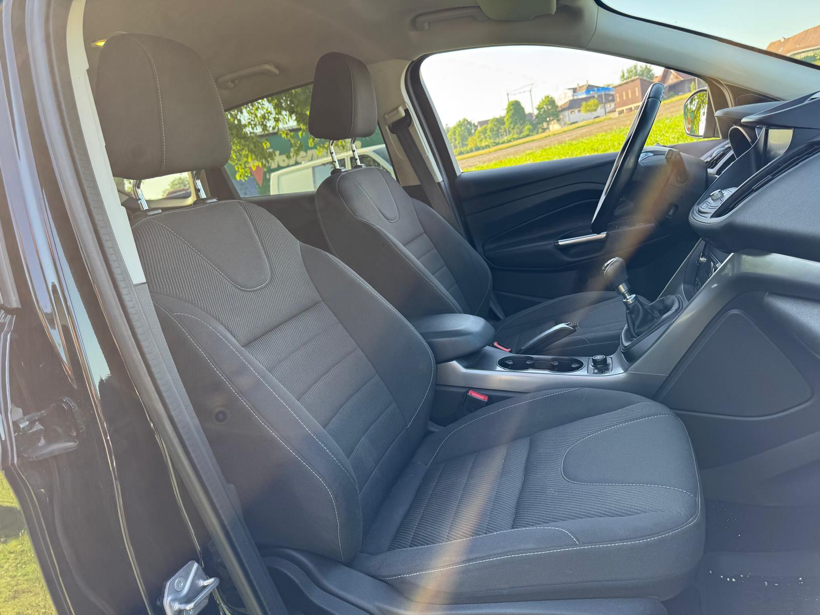 FORD Kuga 2.0 TDCi Carving 4WD-image-13