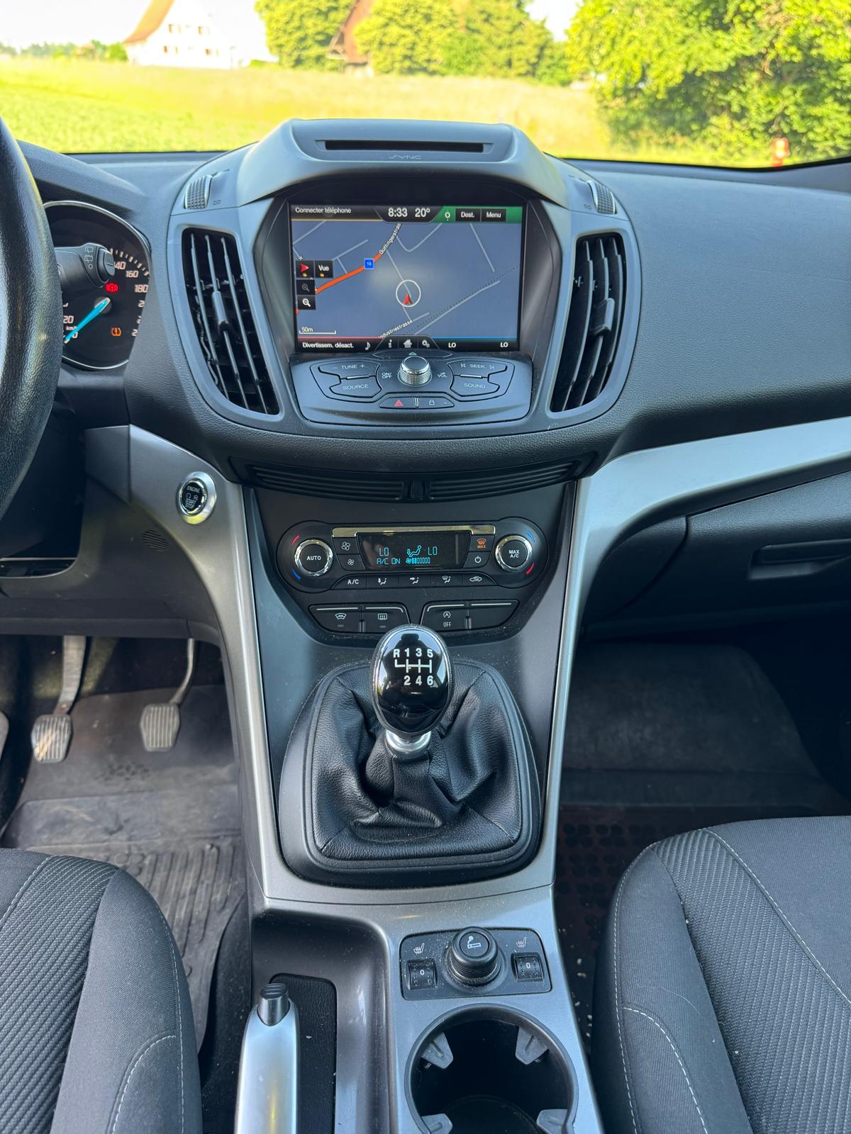 FORD Kuga 2.0 TDCi Carving 4WD-image-11