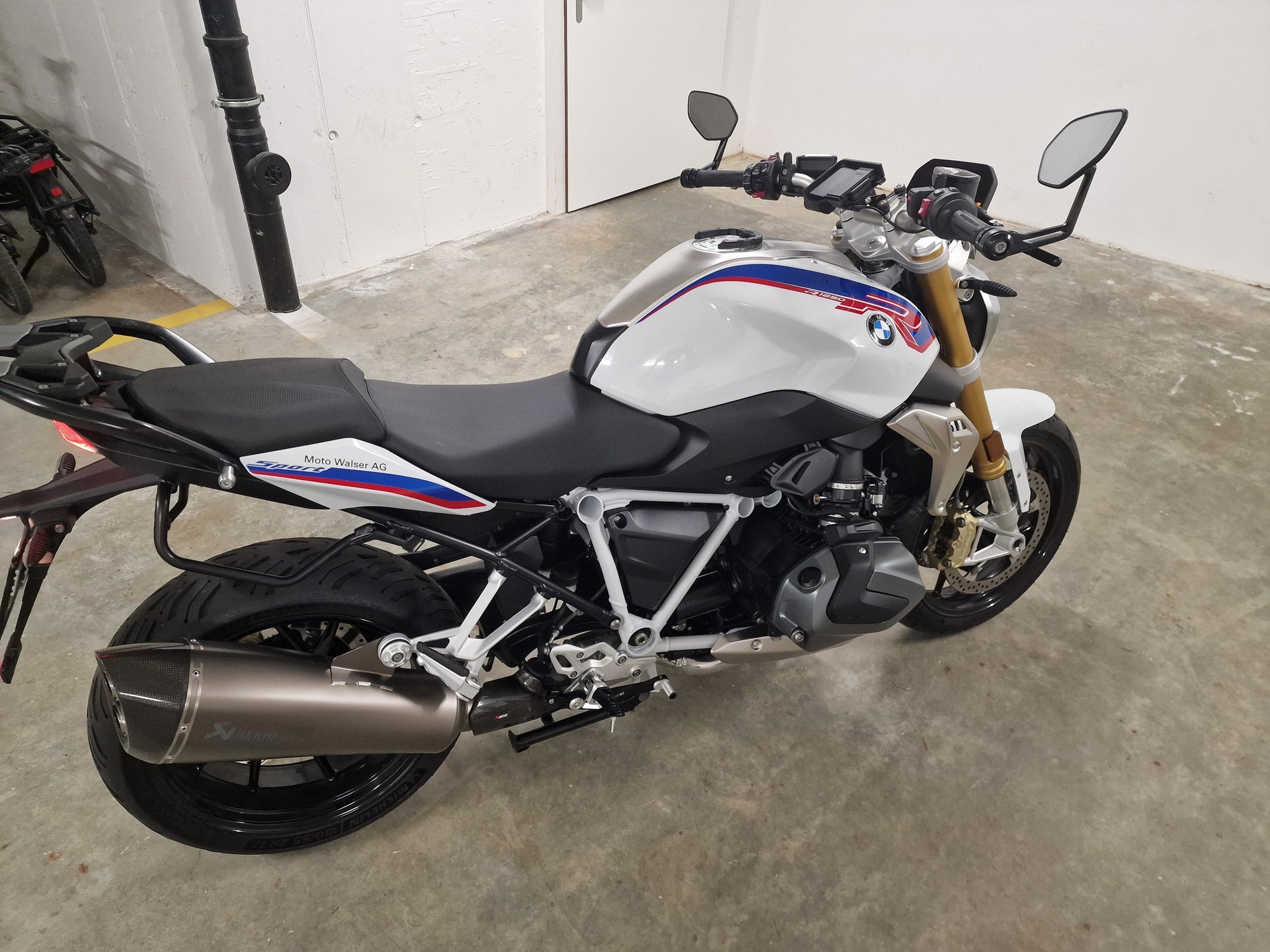 BMW R 1250 R-showroom-element-1
