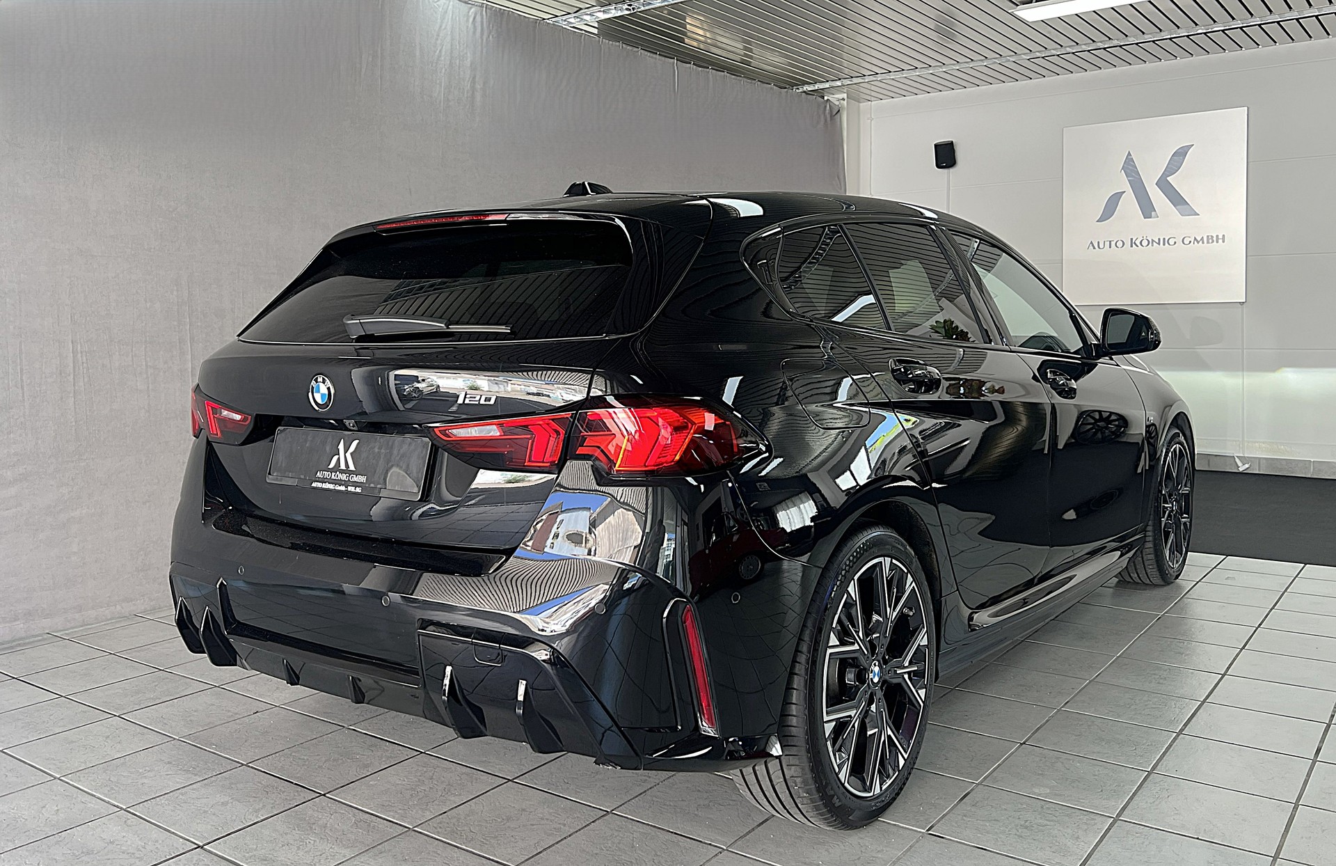 BMW 120 M Sport Steptronic-image-1