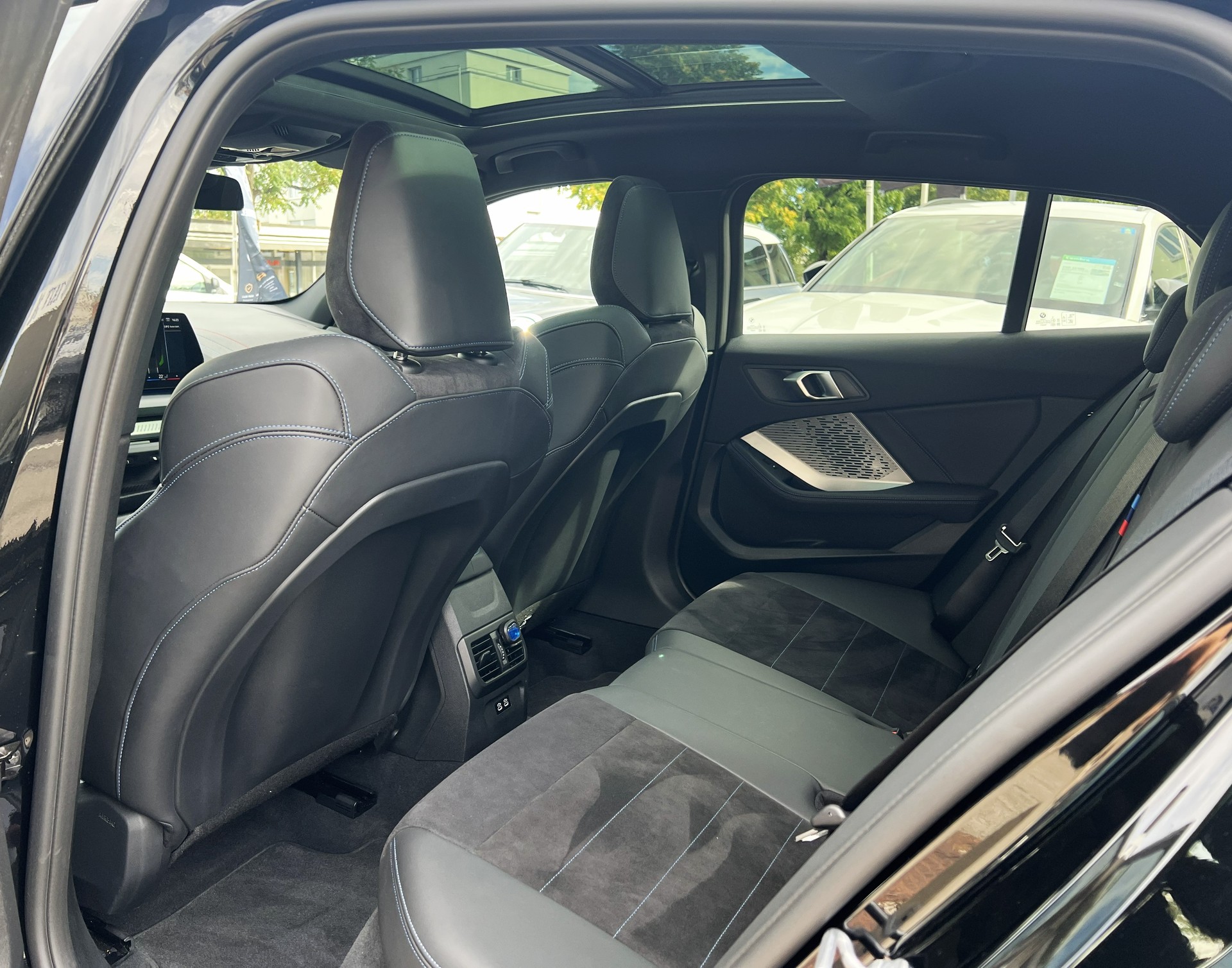 BMW 120 M Sport Steptronic-image-4