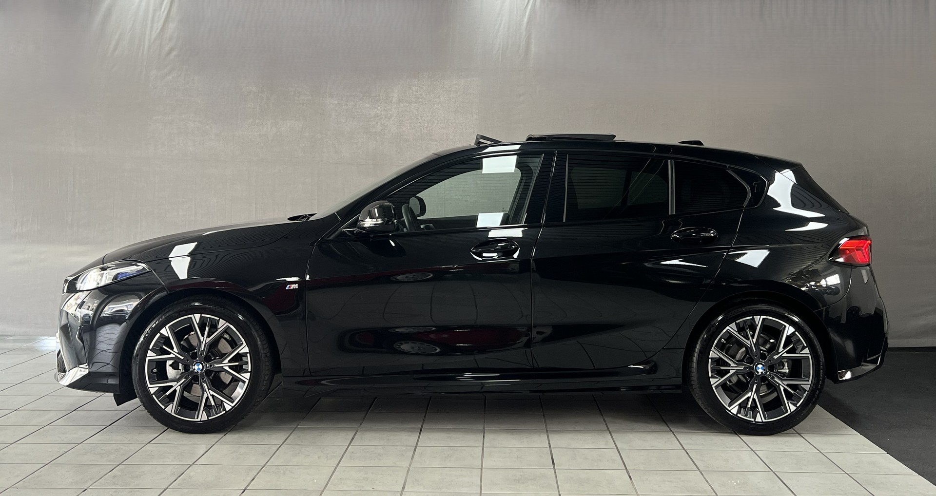 BMW 120 M Sport Steptronic-image-2