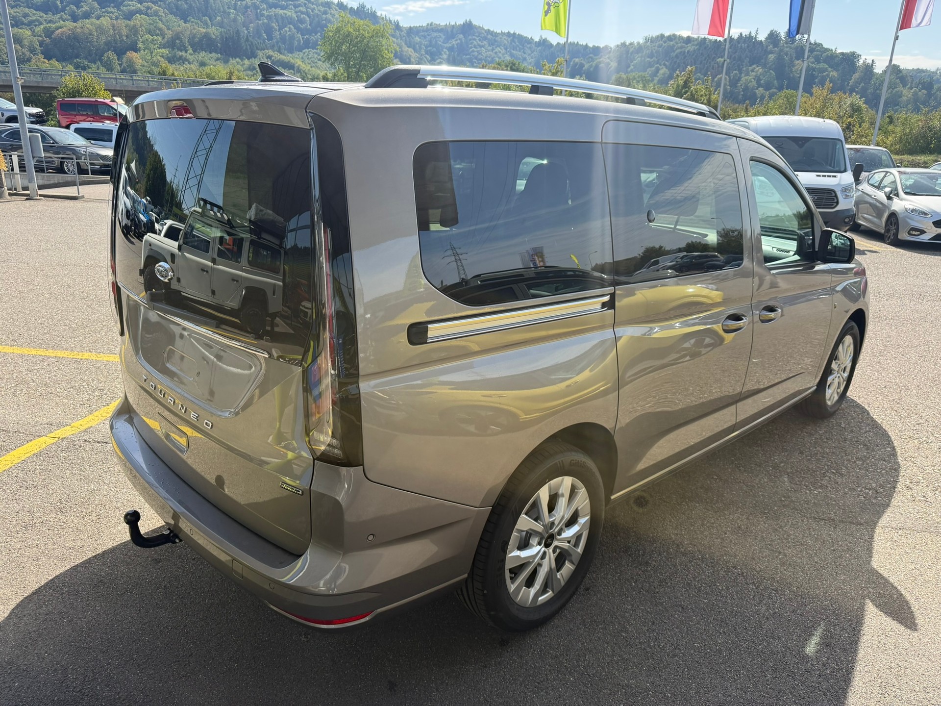 FORD Grand Tourneo Connect 1.5 PHEV Titanium Automat-image-5
