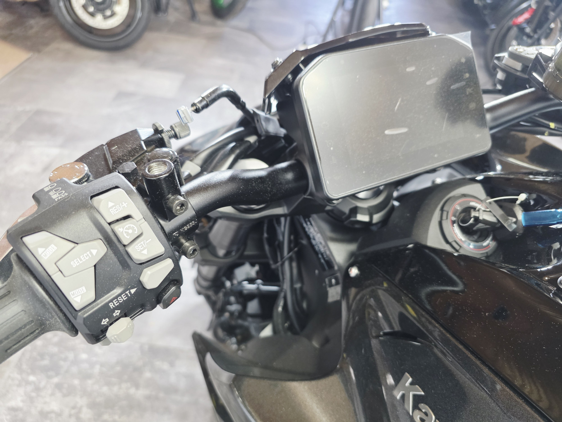KAWASAKI Z 1100-image-5