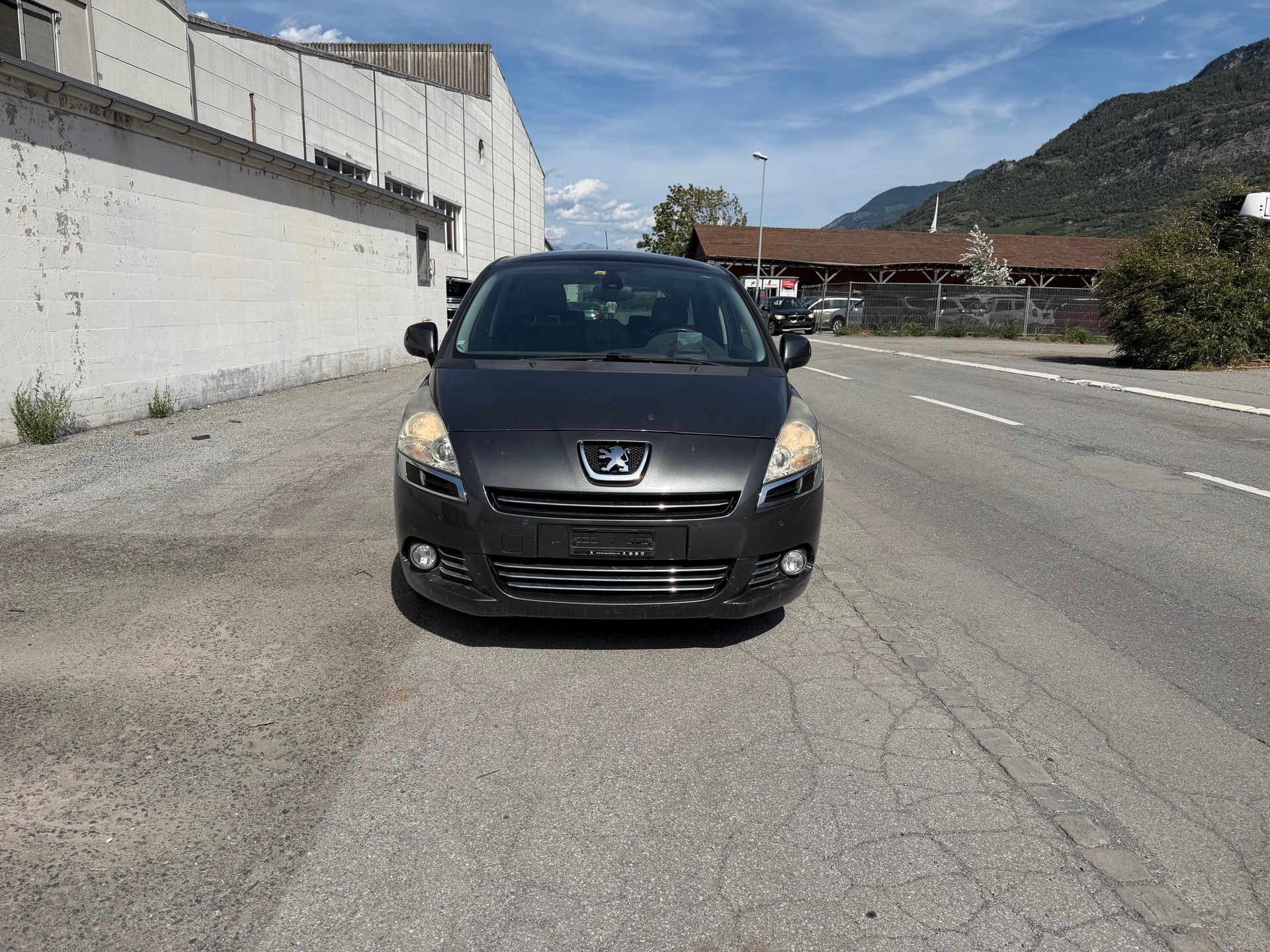 PEUGEOT 5008 1.6 16V T Sport-image-7