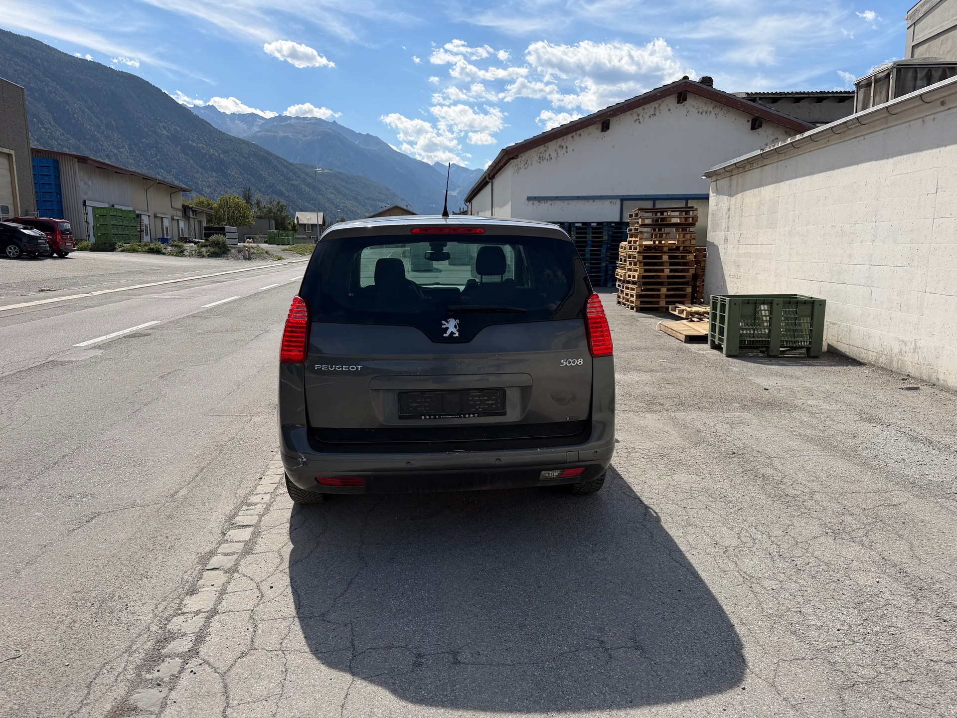 PEUGEOT 5008 1.6 16V T Sport-image-9