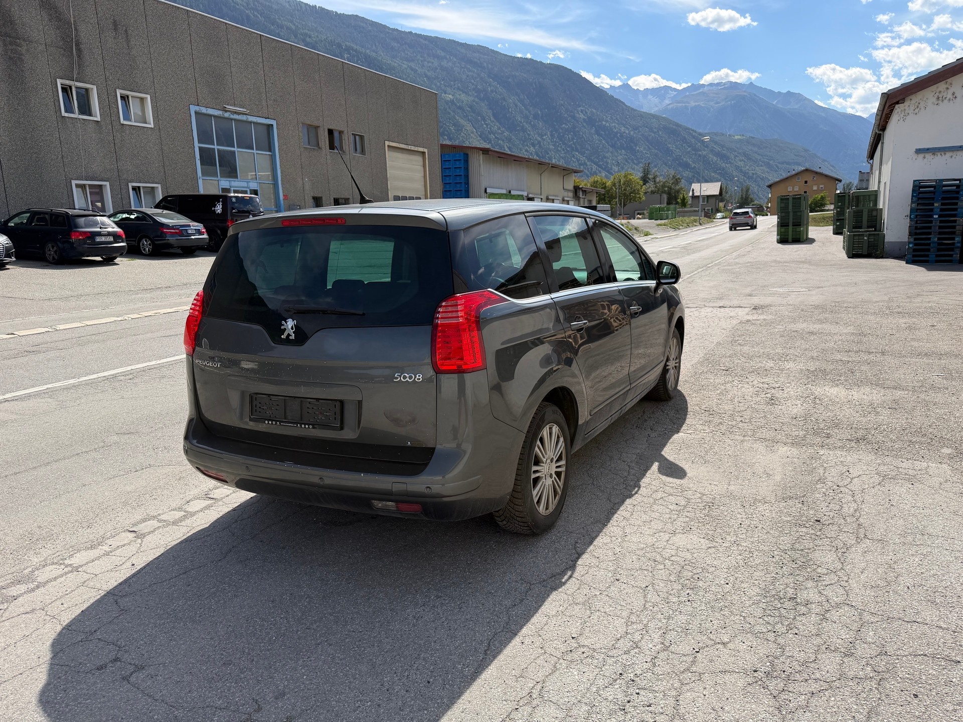 PEUGEOT 5008 1.6 16V T Sport-image-5