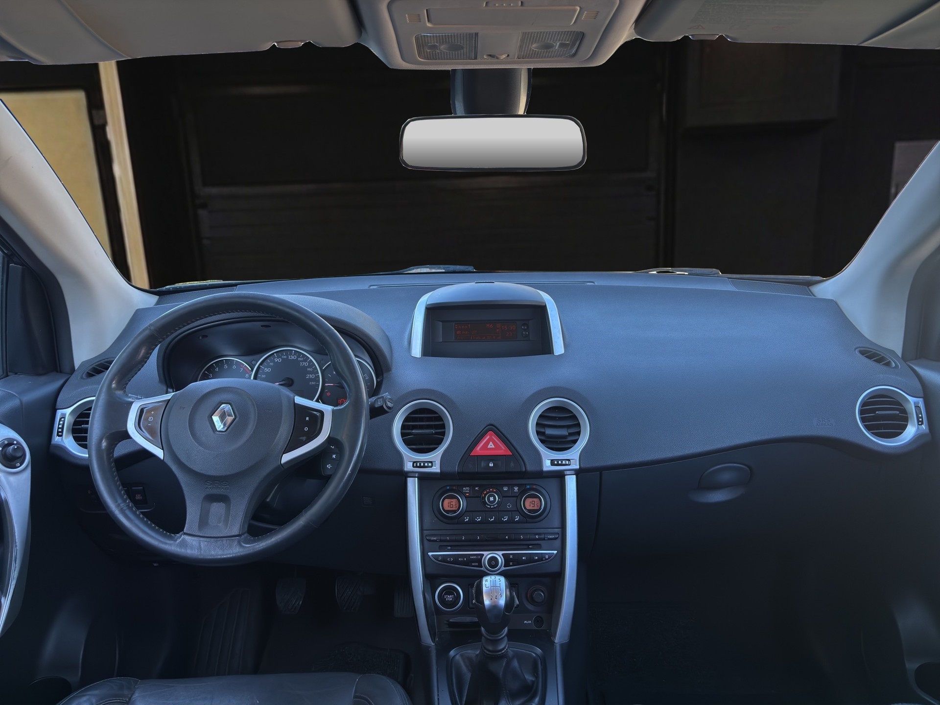 RENAULT Koleos 2.5 Dynamique 4x4-image-10