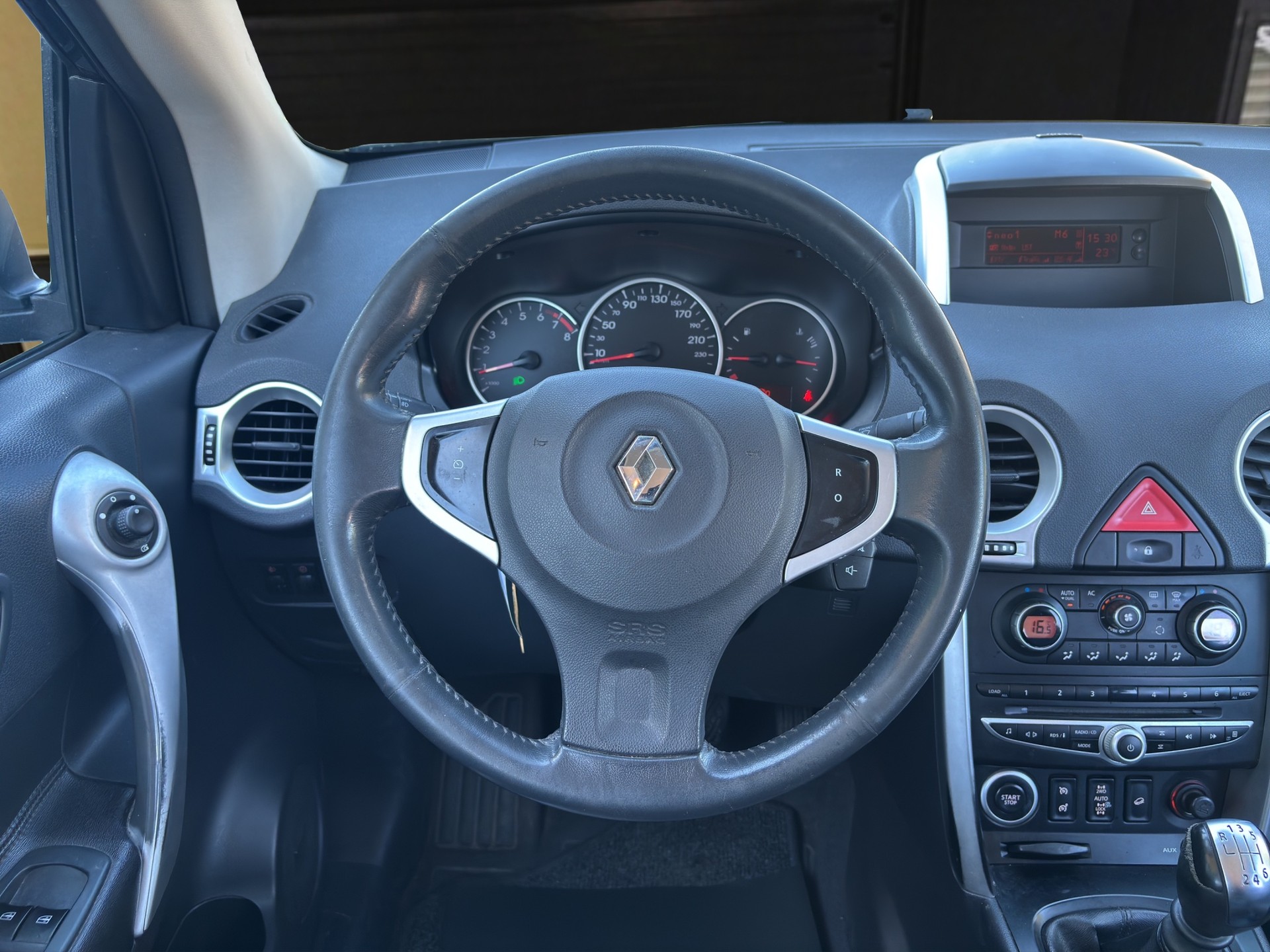 RENAULT Koleos 2.5 Dynamique 4x4-image-11