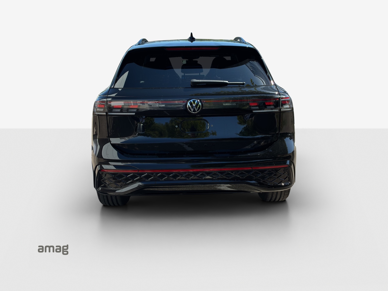 VW Tiguan 2.0 TSI DSG R-Line Plus 4Motion-image-3