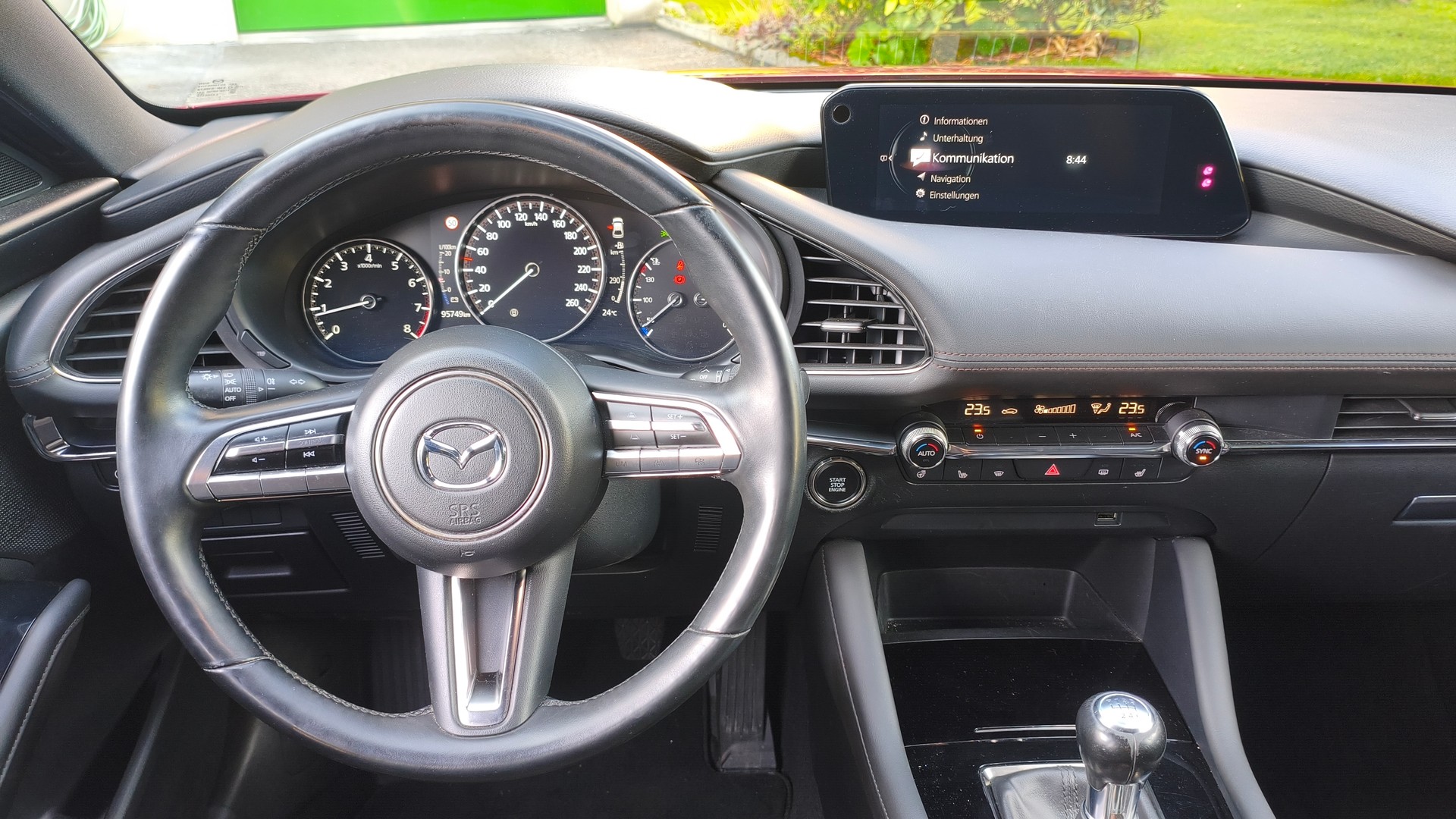 MAZDA 3 Hatchback SKYACTIV-G M Hybrid 122 Revolution-image-8