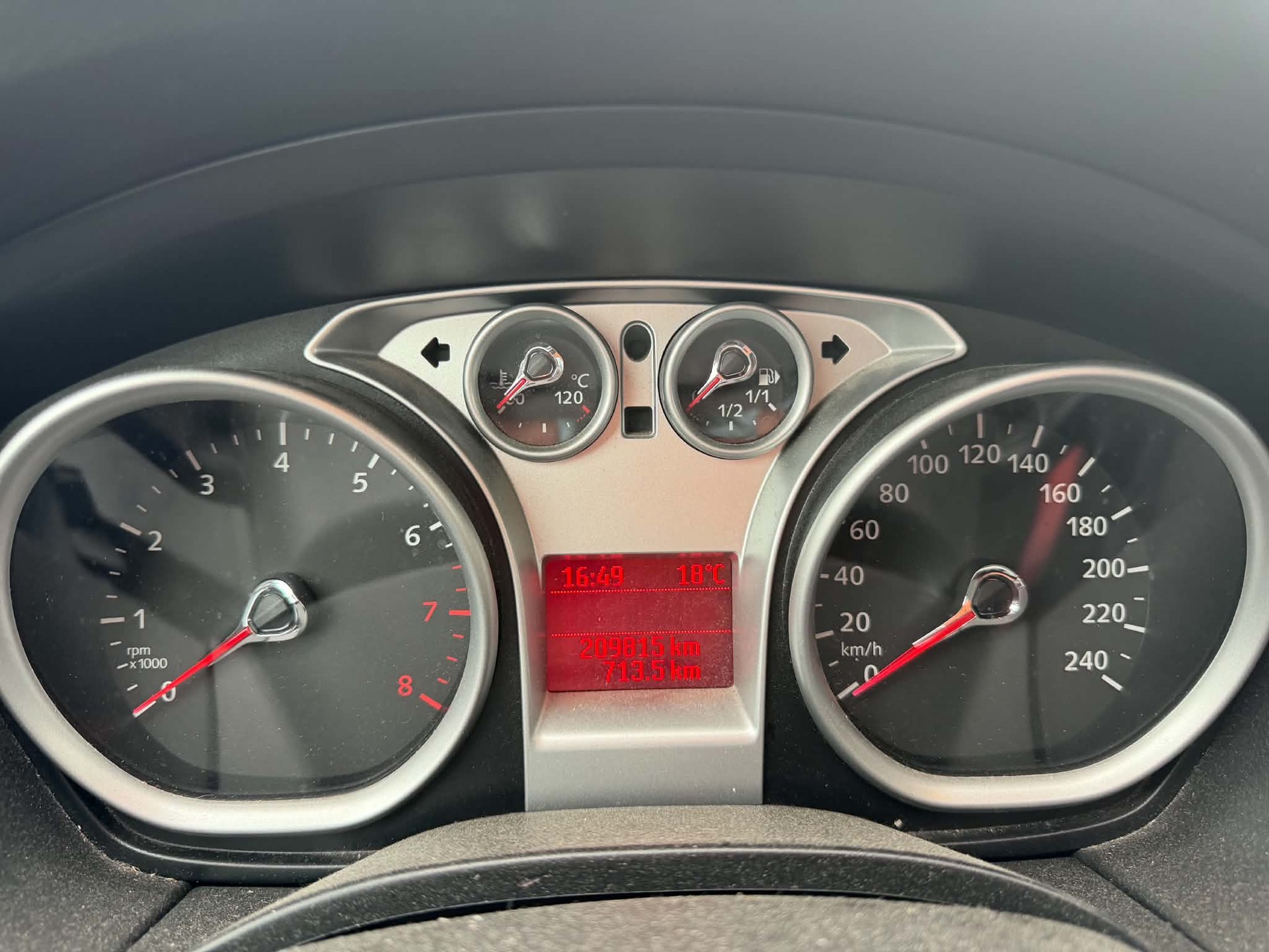 FORD Focus 2.0i Carving Automatic-image-11
