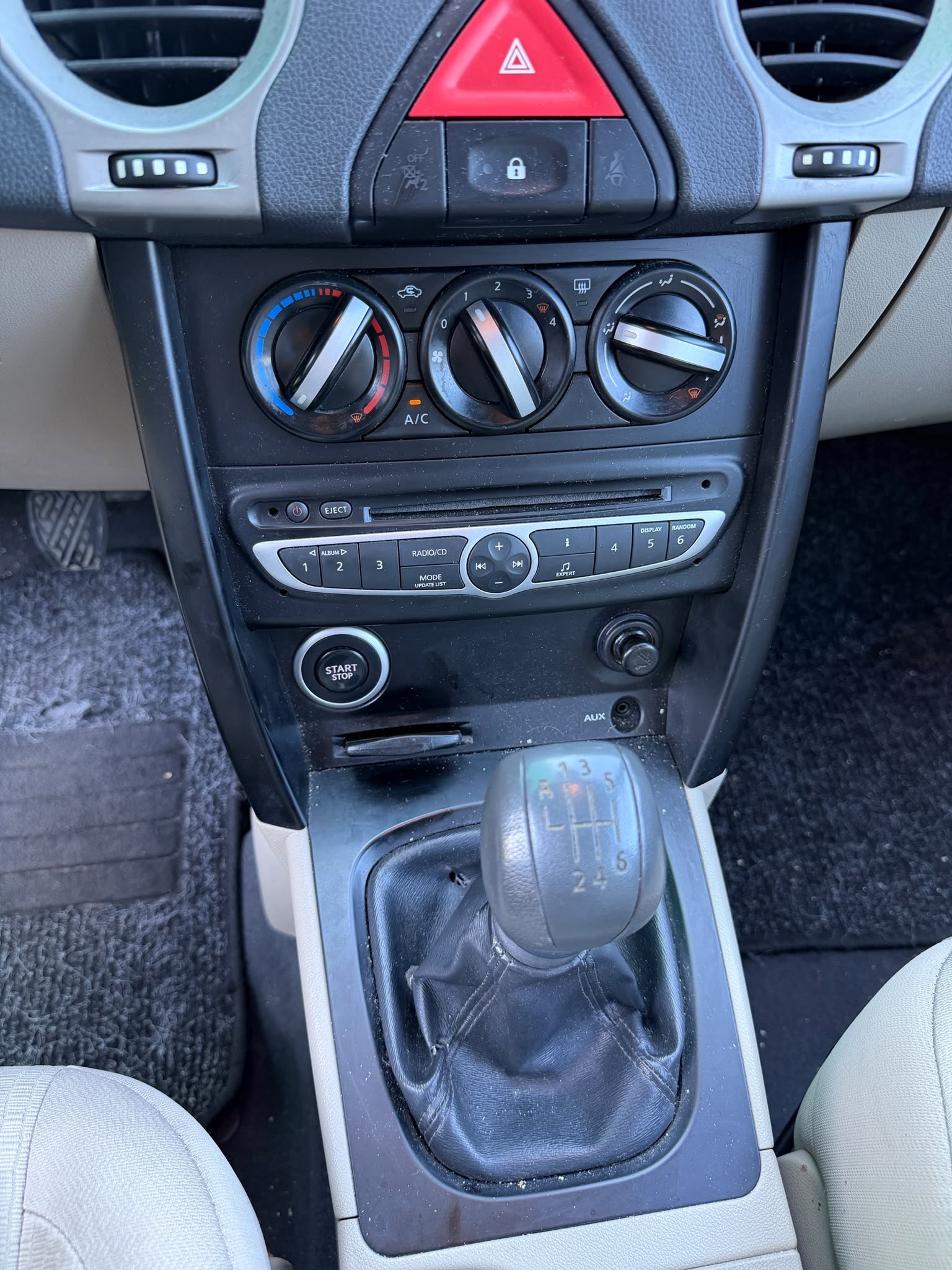 RENAULT Koleos 2.5 Expression 4x2-image-9