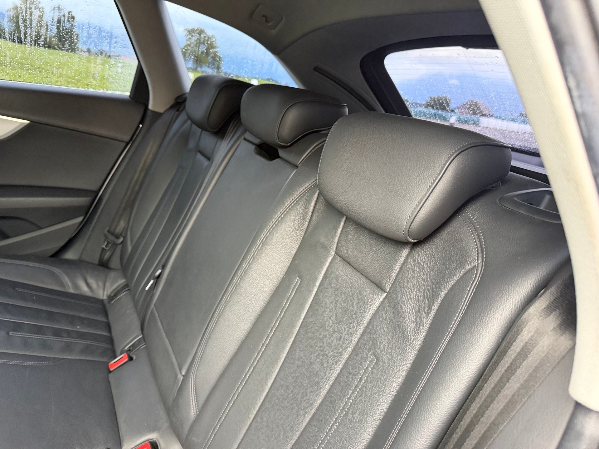 AUDI A4 Avant 2.0 TDI Sport quattro S-tronic-image-10