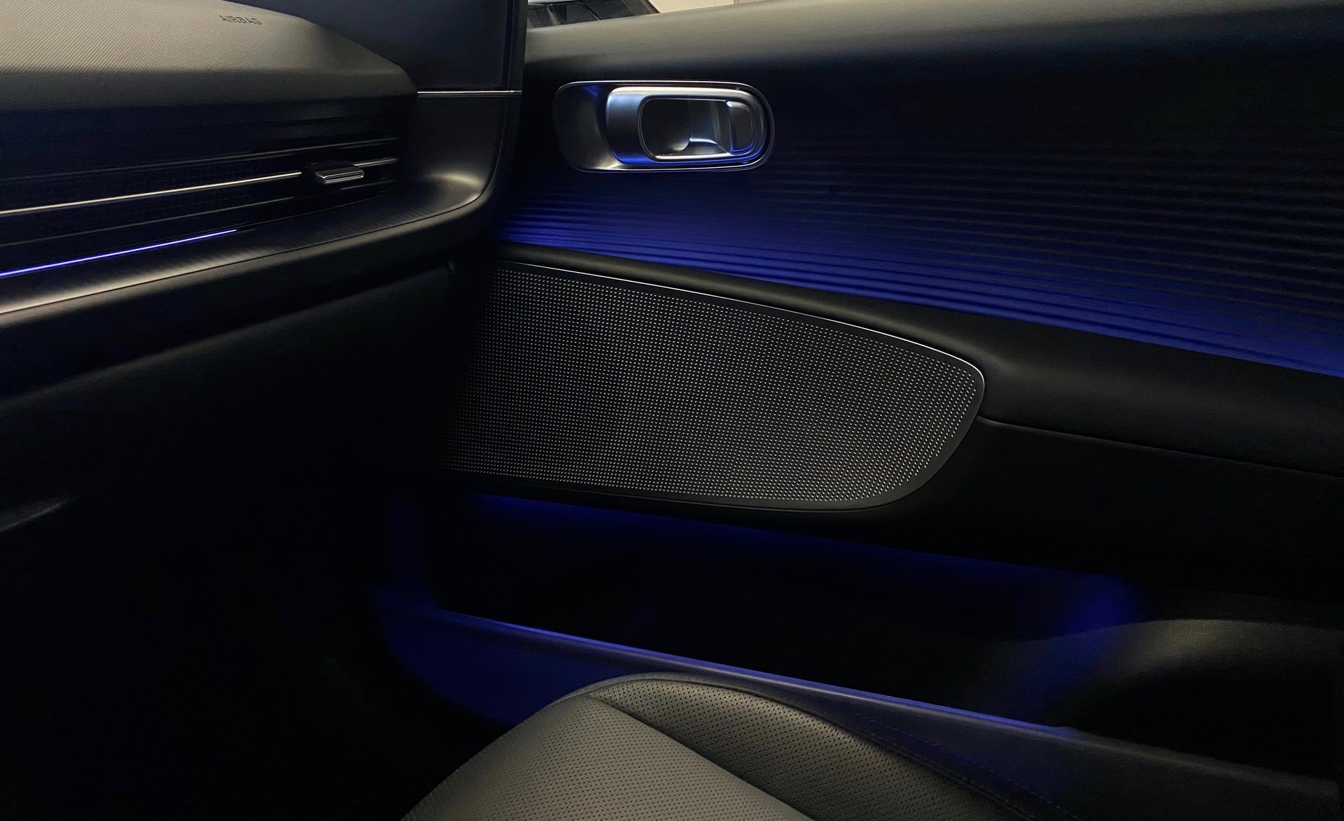 HYUNDAI Ioniq 6 *77kWh*Swiss*Launch Edition*4WD*-image-14
