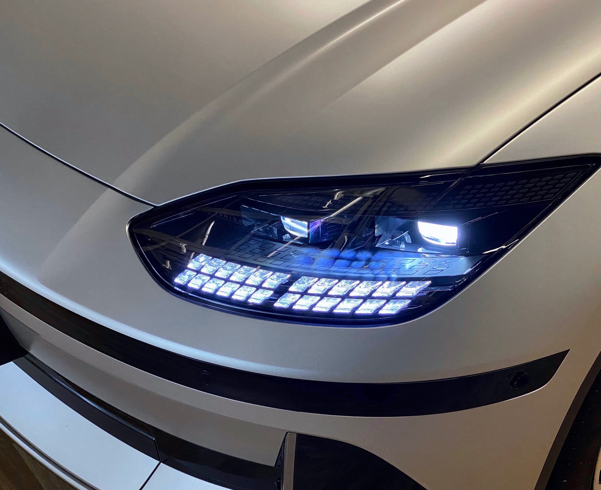 HYUNDAI Ioniq 6 *77kWh*Swiss*Launch Edition*4WD*-image-25