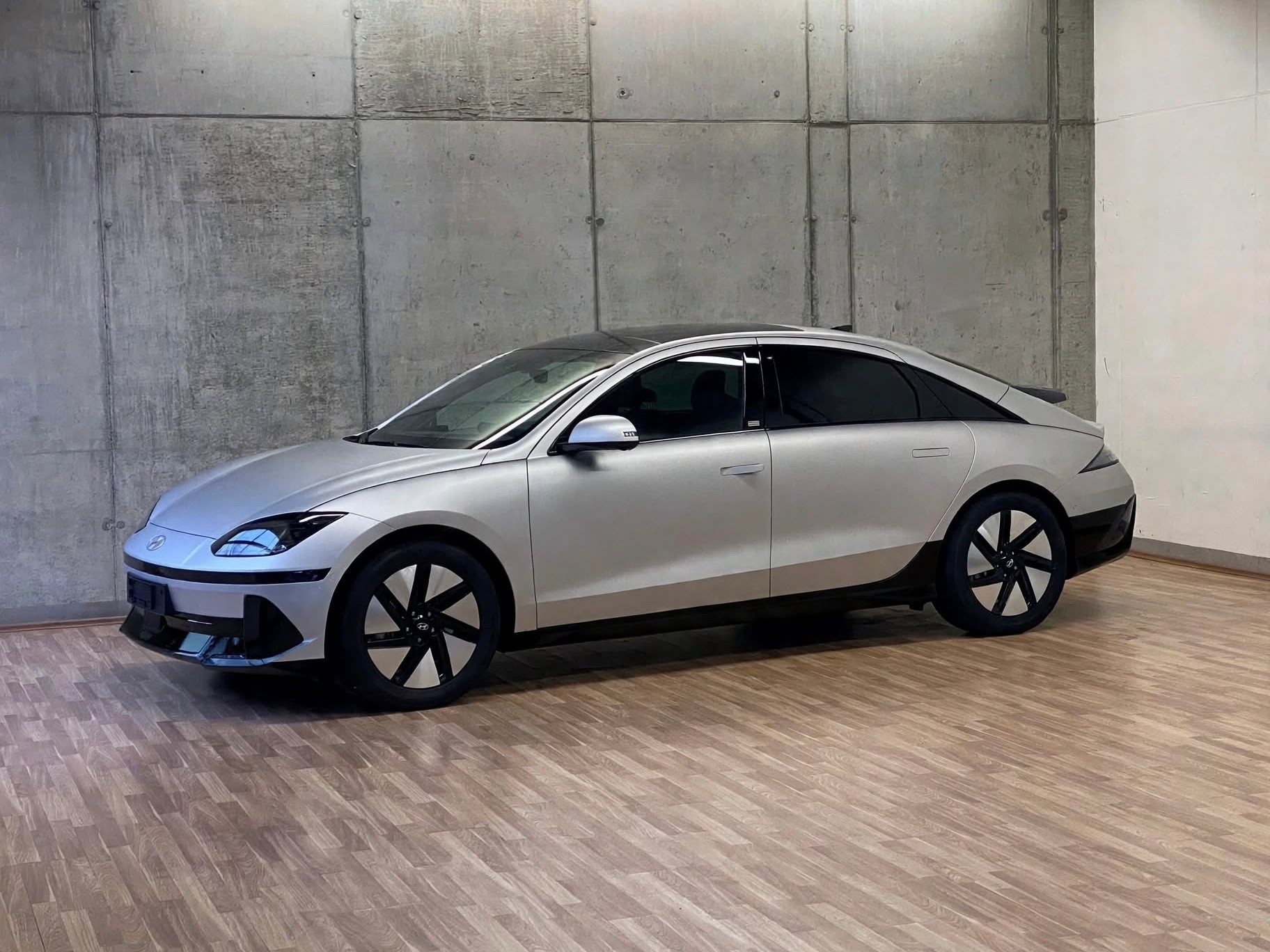 HYUNDAI Ioniq 6 *77kWh*Swiss*Launch Edition*4WD*-image-22