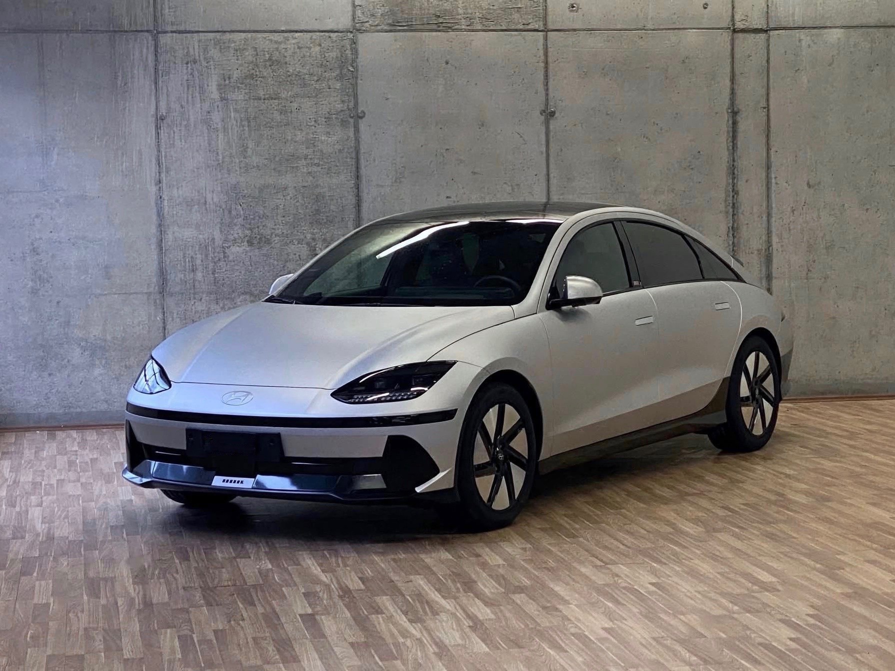 HYUNDAI Ioniq 6 *77kWh*Swiss*Launch Edition*4WD*-image-23