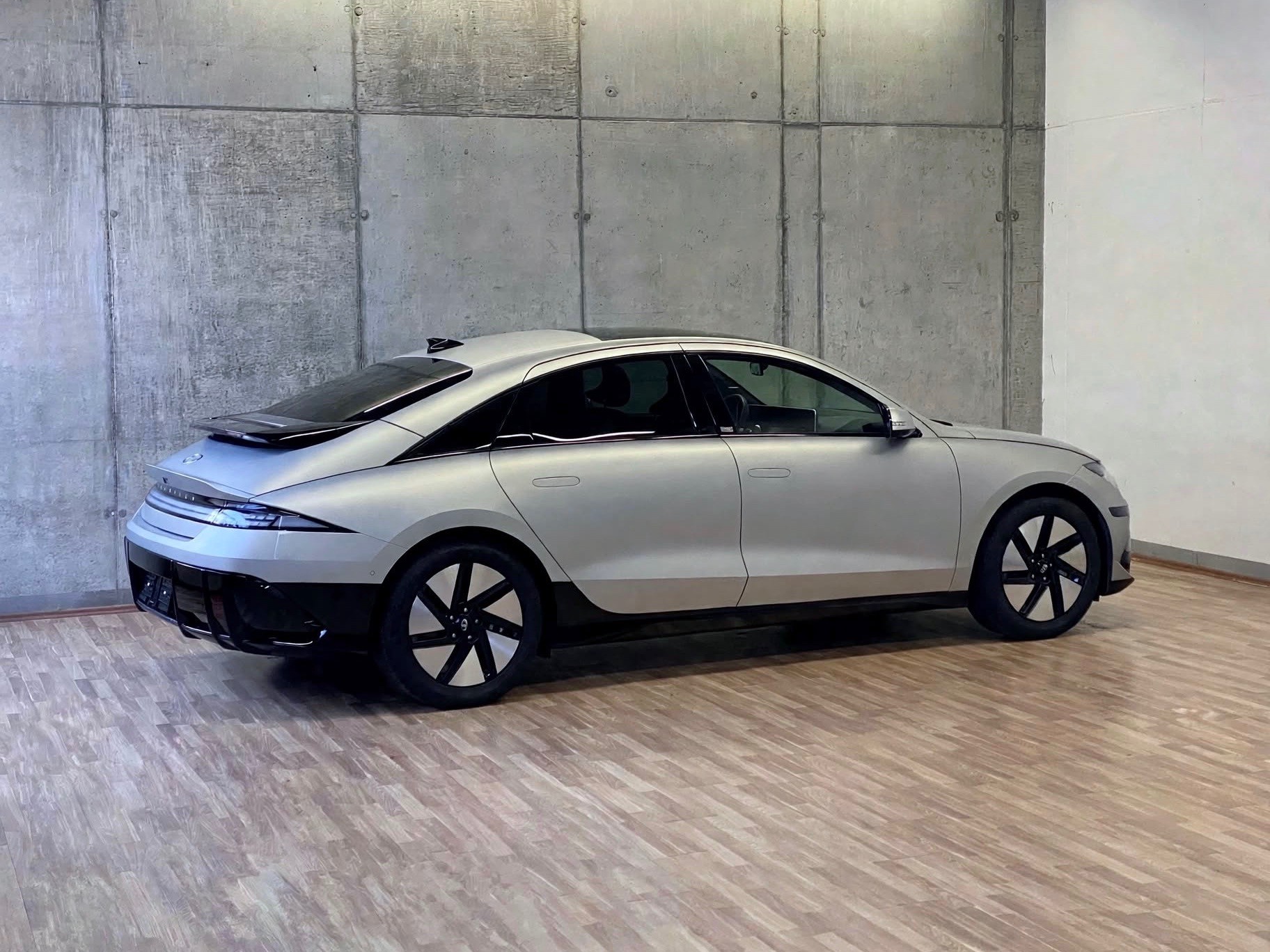 HYUNDAI Ioniq 6 *77kWh*Swiss*Launch Edition*4WD*-image-27