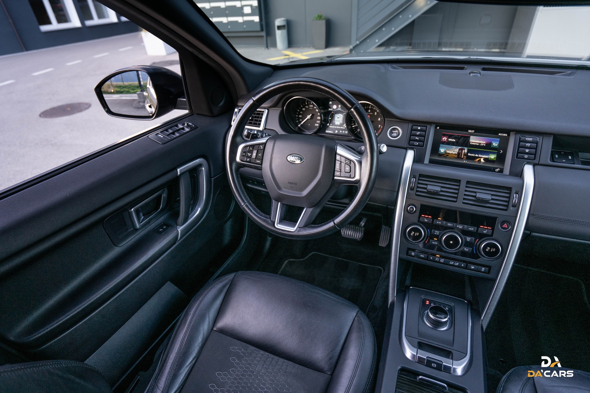 LAND ROVER Discovery Sport 2.0 Si4 HSE AT9-image-11