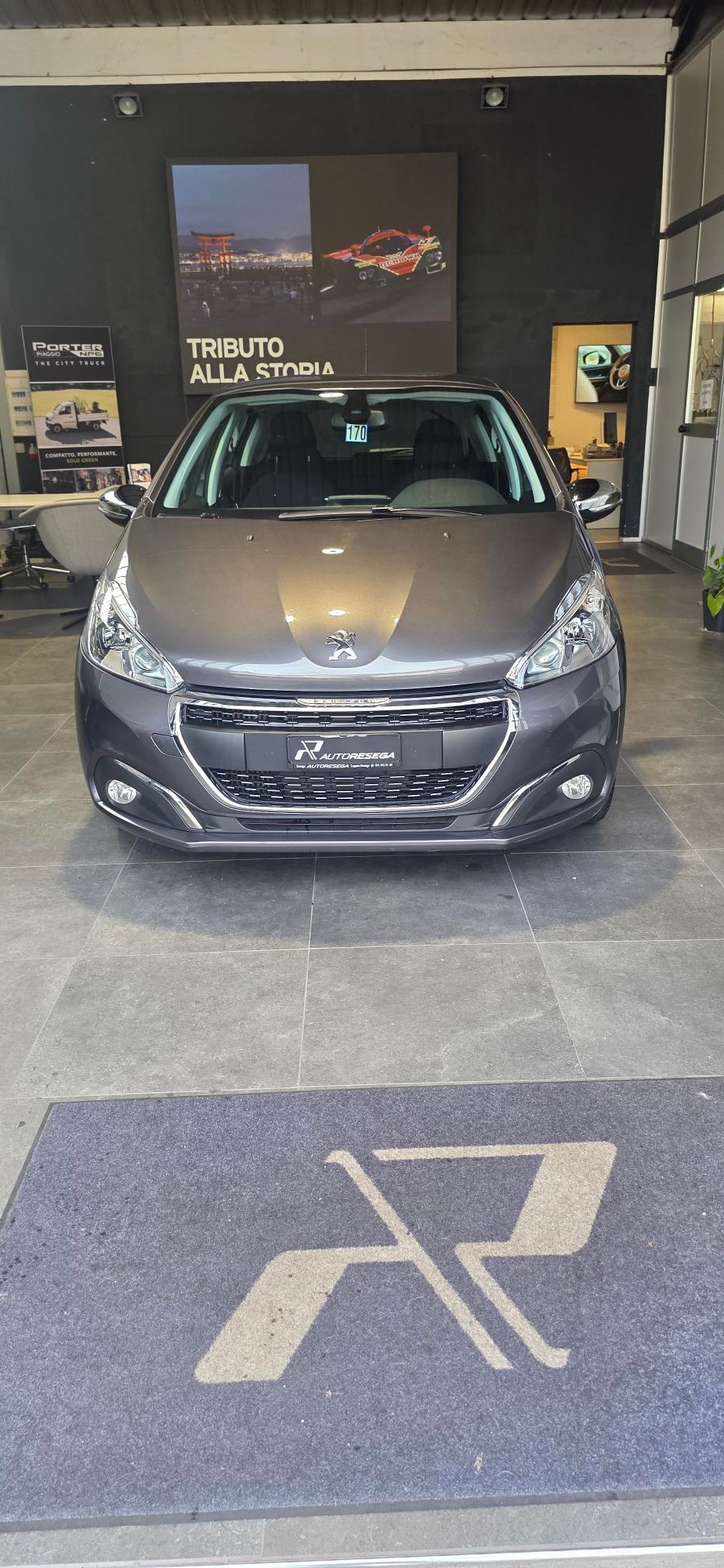 PEUGEOT 208 1.2 PureTech Allure EAT6-image-2