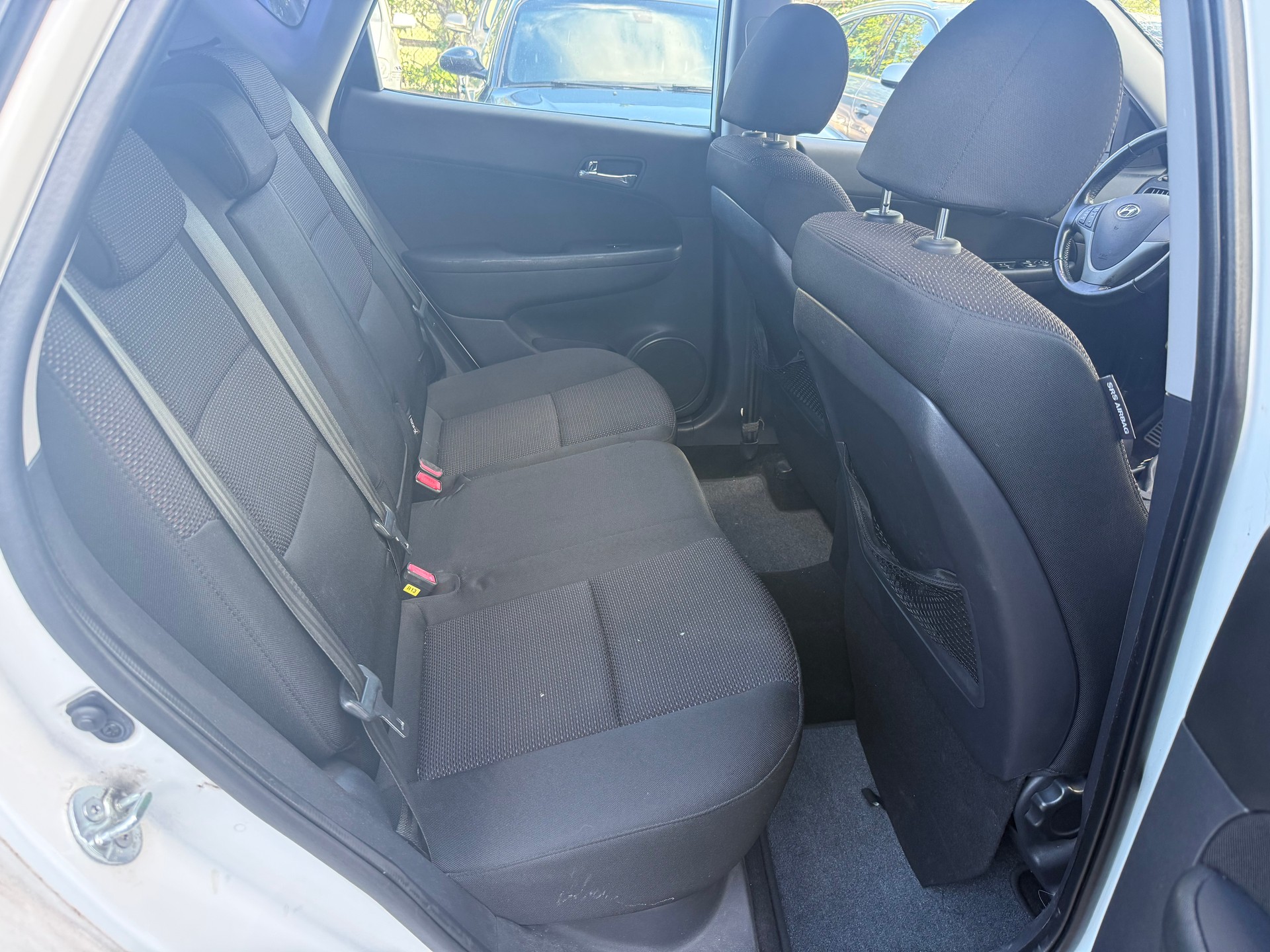 HYUNDAI i30 1.6 eco sport Edition-image-10