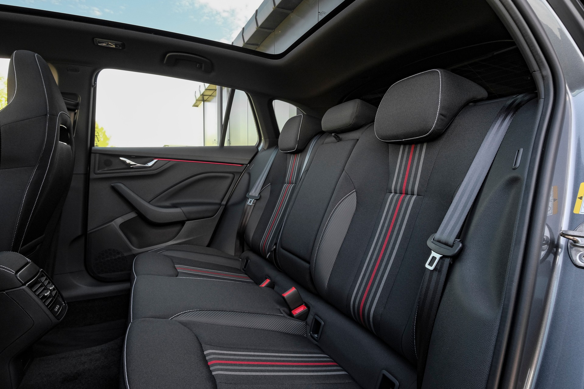 SKODA Scala 1.5 TSI Monte Carlo DSG-image-11