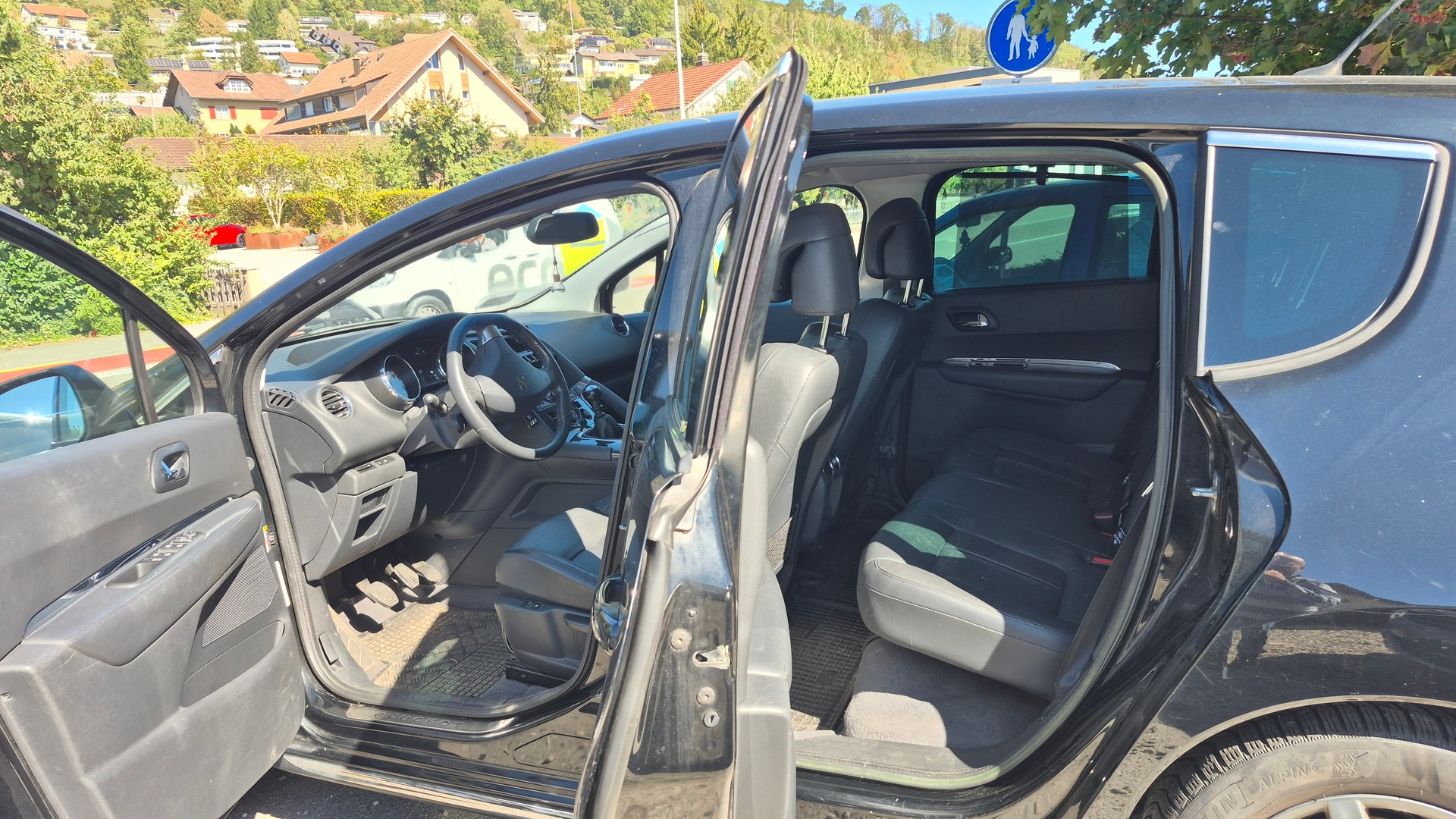PEUGEOT 3008 1.6 16V T Platinum-image-9