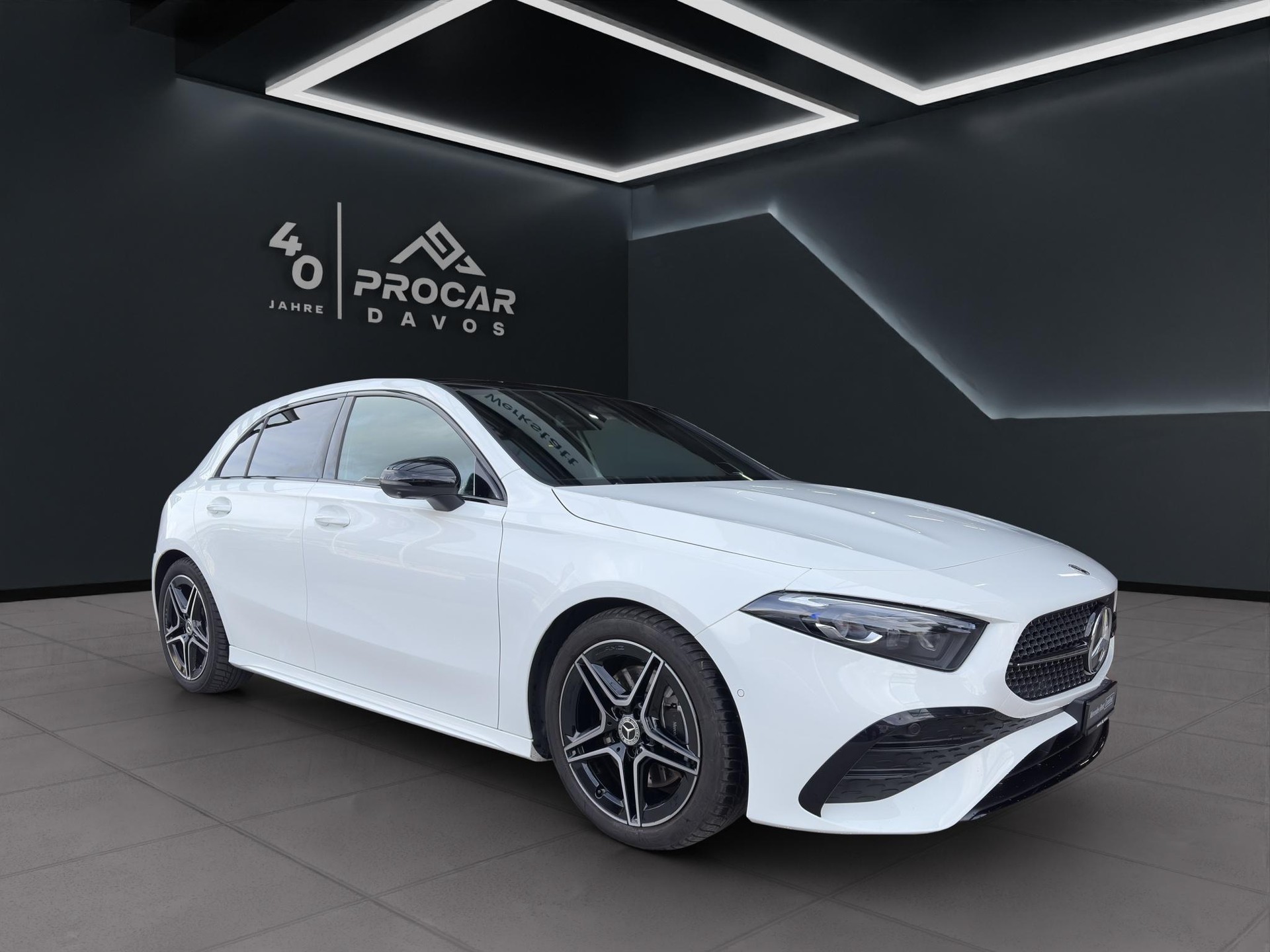 MERCEDES-BENZ A-Klasse W177 A 220 AMG Line 4m-image-0