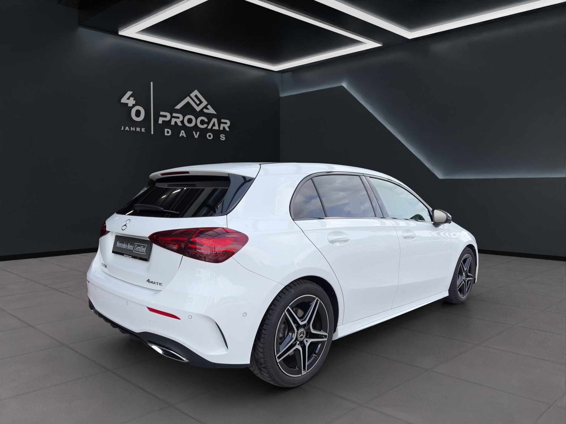 MERCEDES-BENZ A-Klasse W177 A 220 AMG Line 4m-image-3