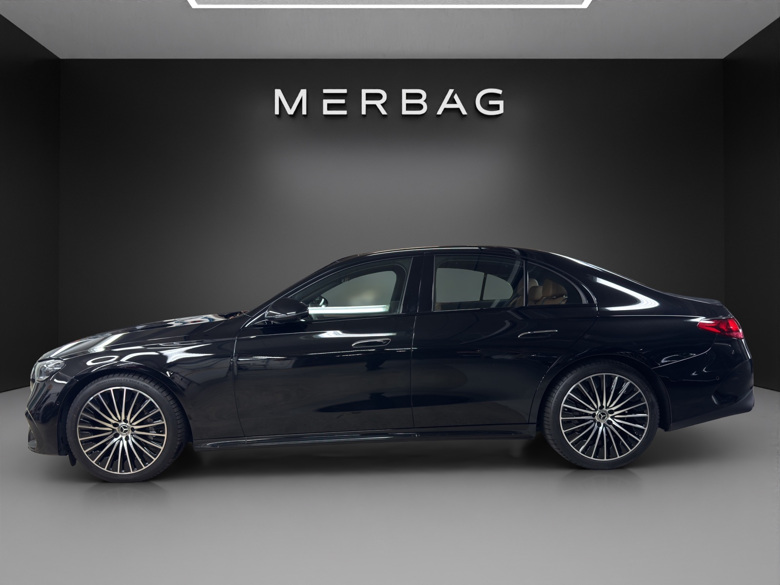 MERCEDES-BENZ E 220 d 4Matic-image-1