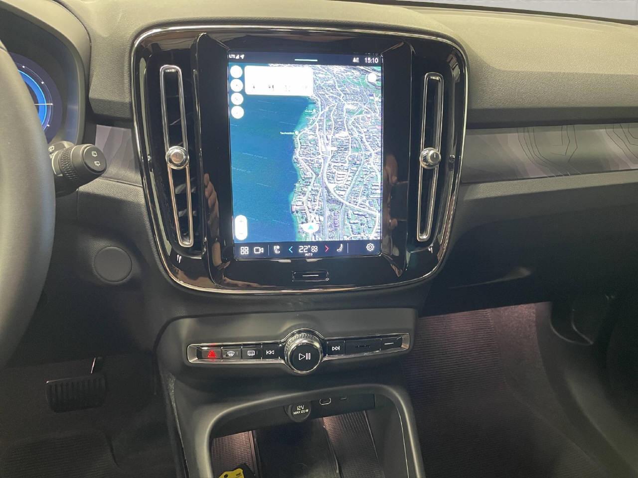 VOLVO XC40 E80 Twin Plus AWD-image-11
