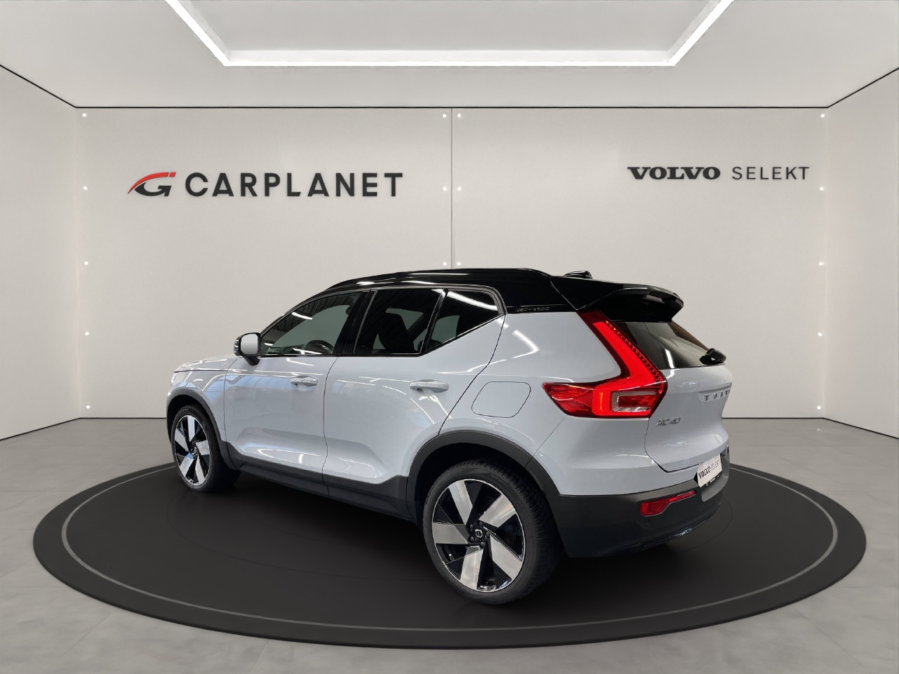 VOLVO XC40 E80 Twin Plus AWD-image-3
